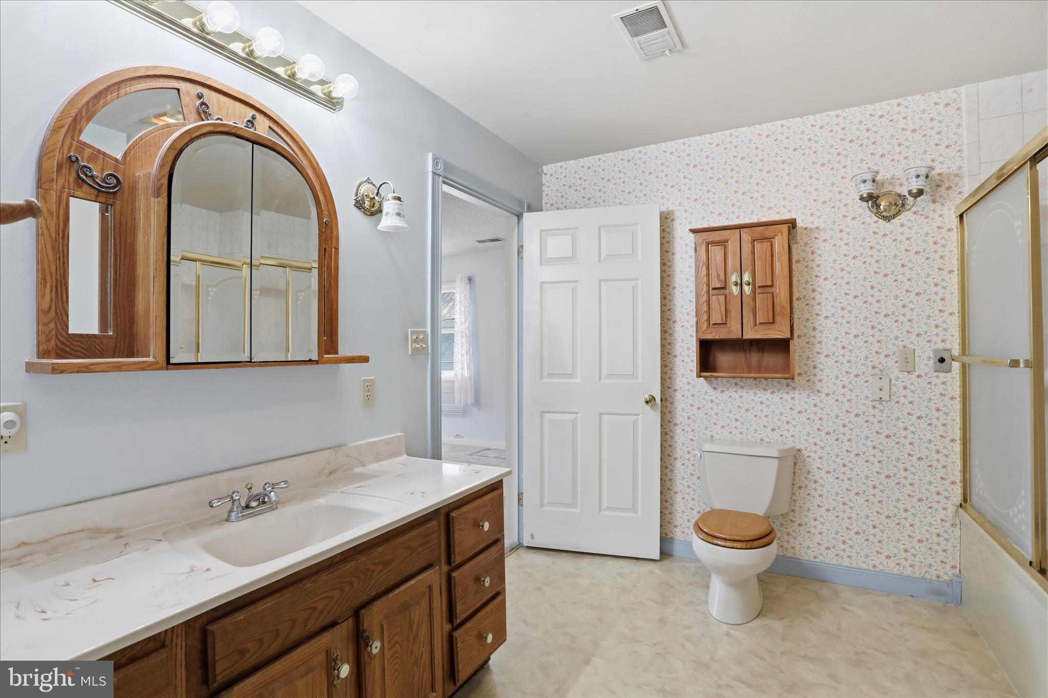 WHYTE HALL MANOR - Residential