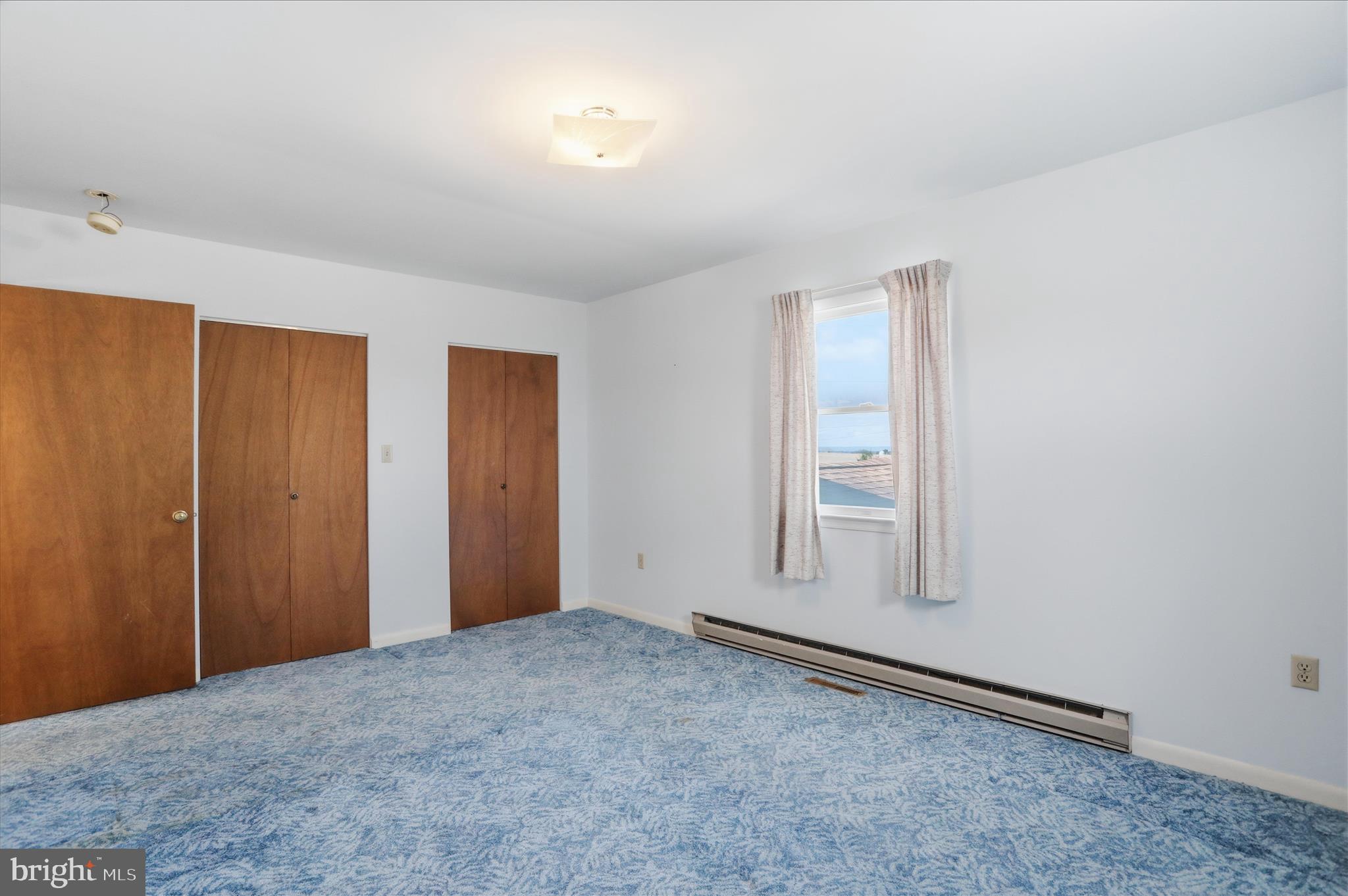 WHYTE HALL MANOR - Residential