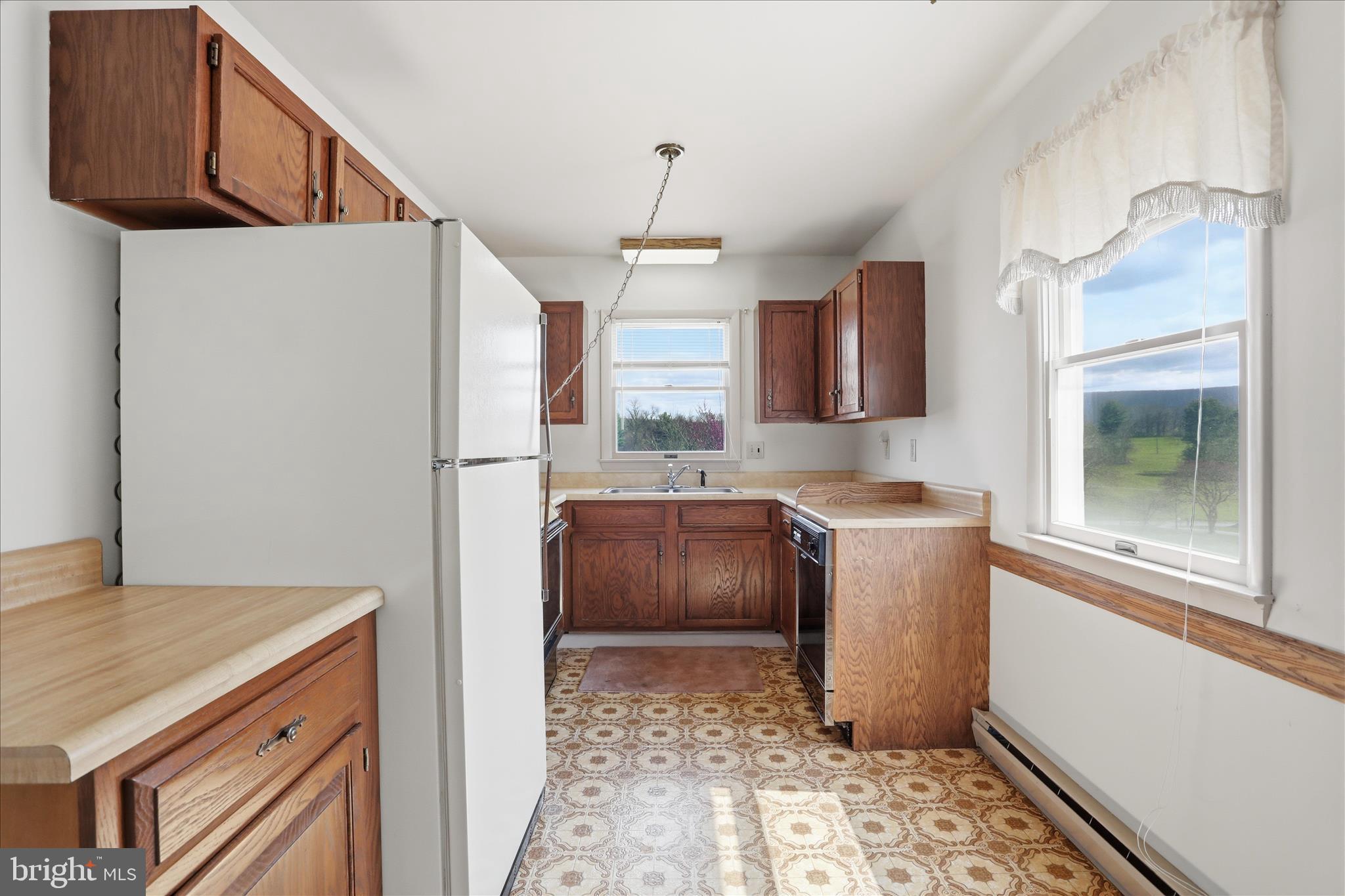 WHYTE HALL MANOR - Residential