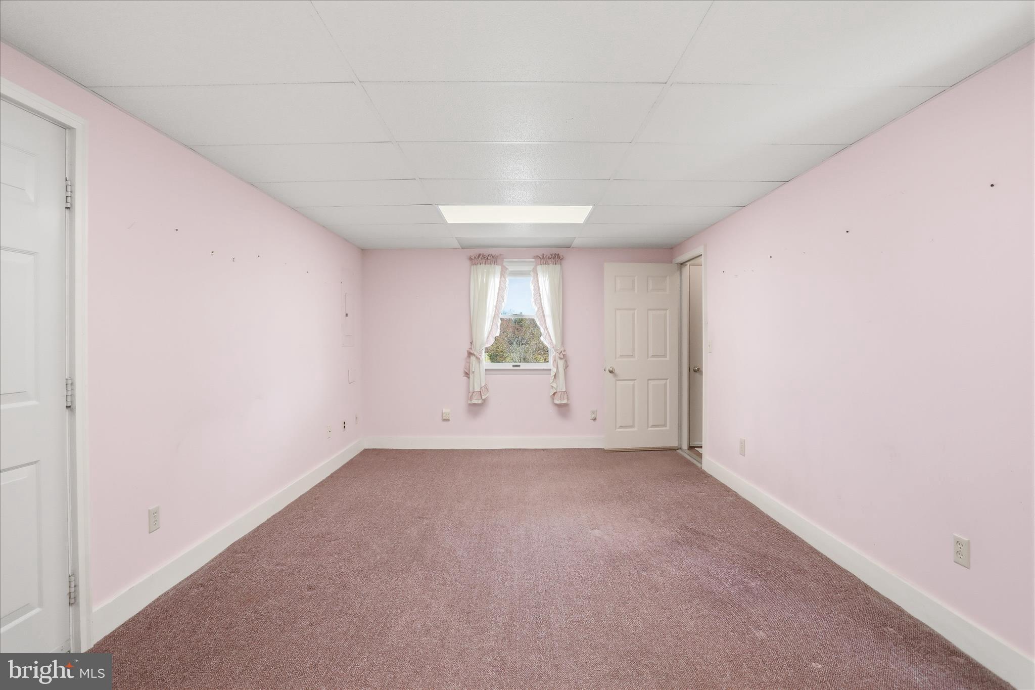 WHYTE HALL MANOR - Residential