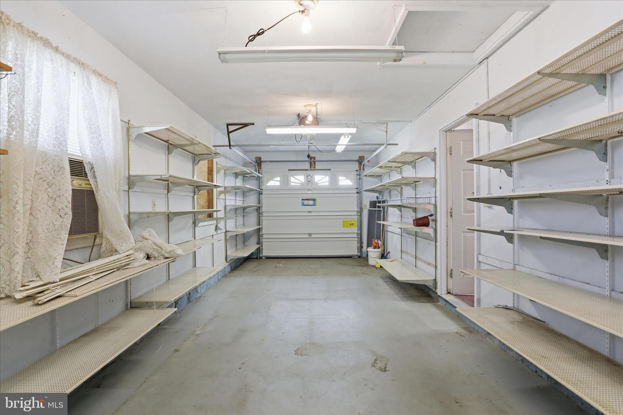 WHYTE HALL MANOR - Residential