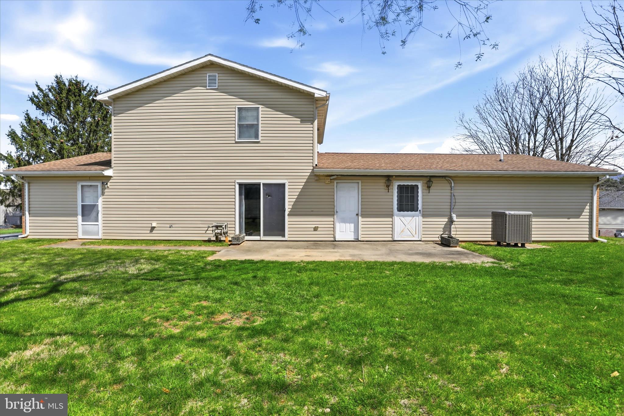 WHYTE HALL MANOR - Residential