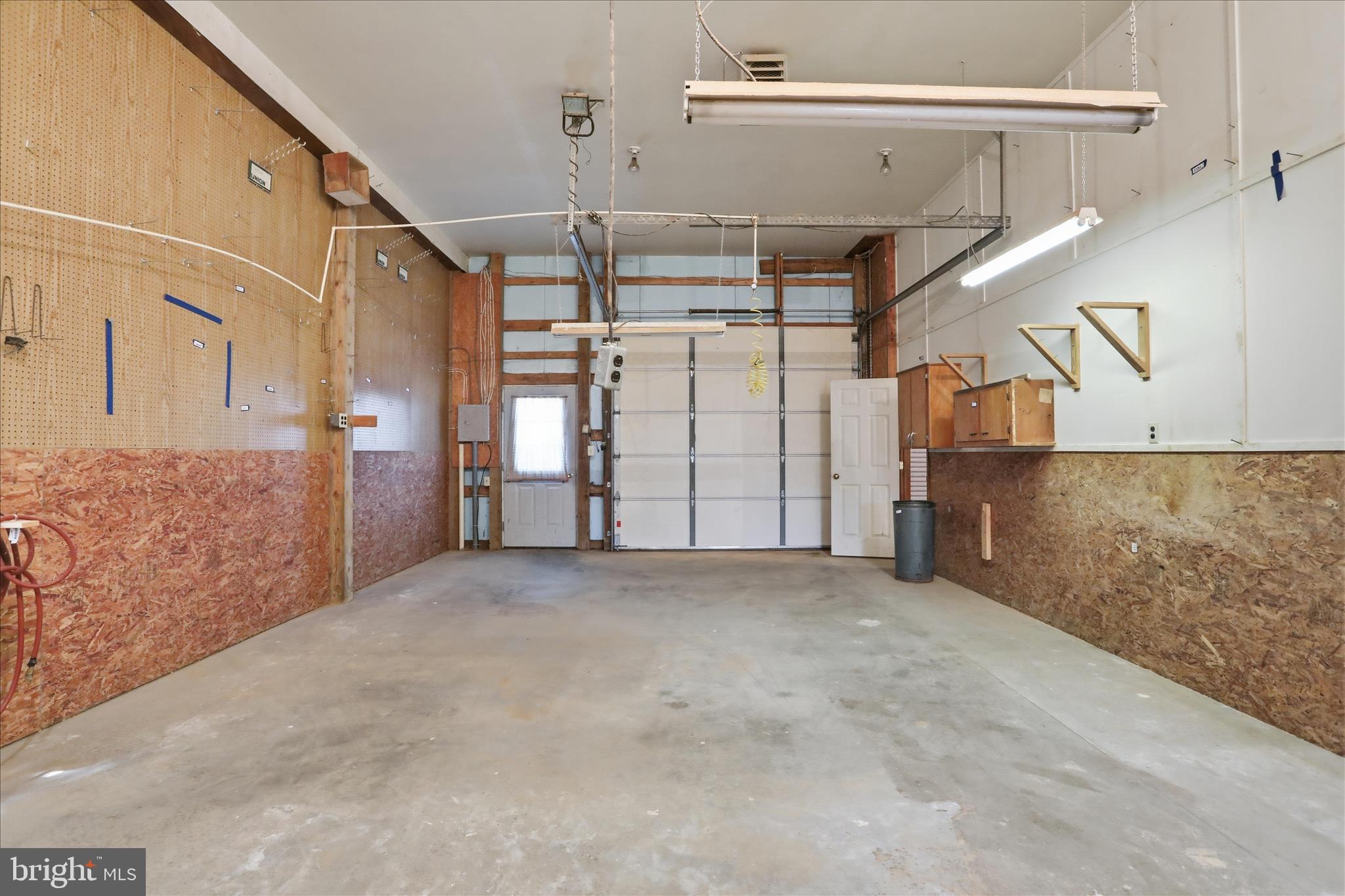 WHYTE HALL MANOR - Residential