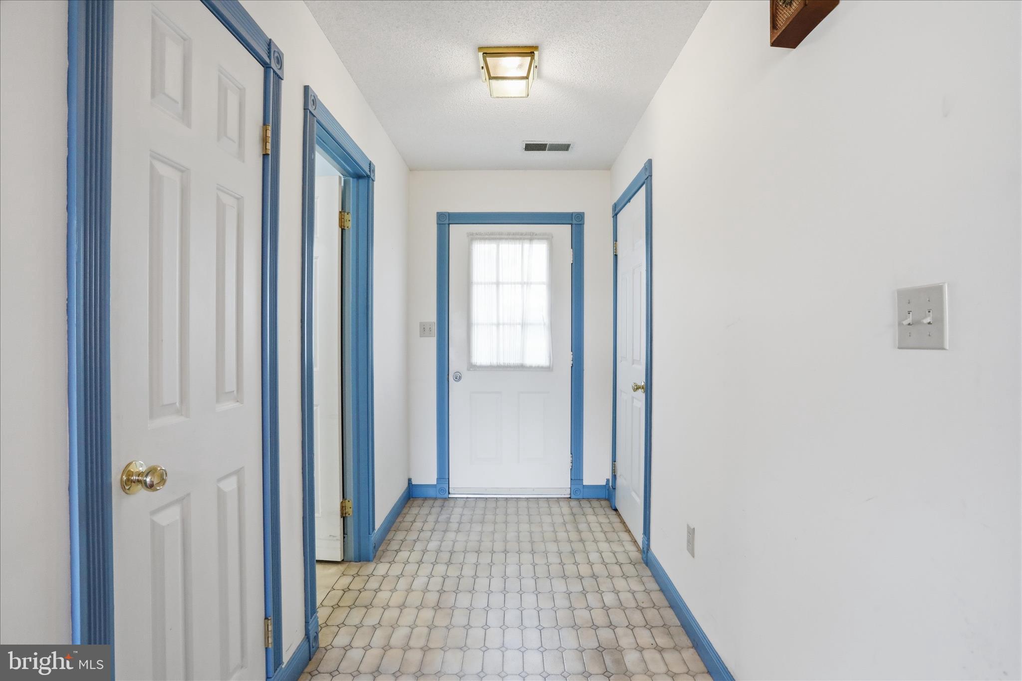 WHYTE HALL MANOR - Residential