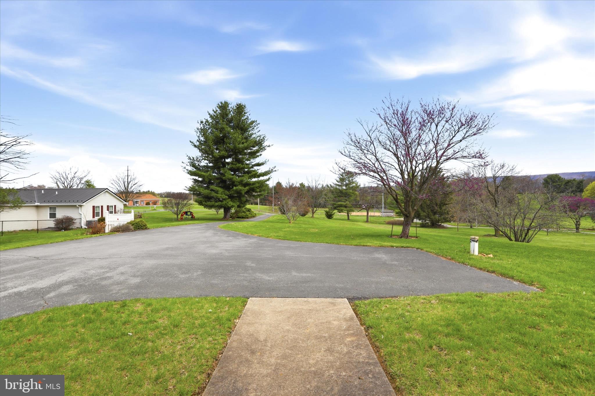 WHYTE HALL MANOR - Residential