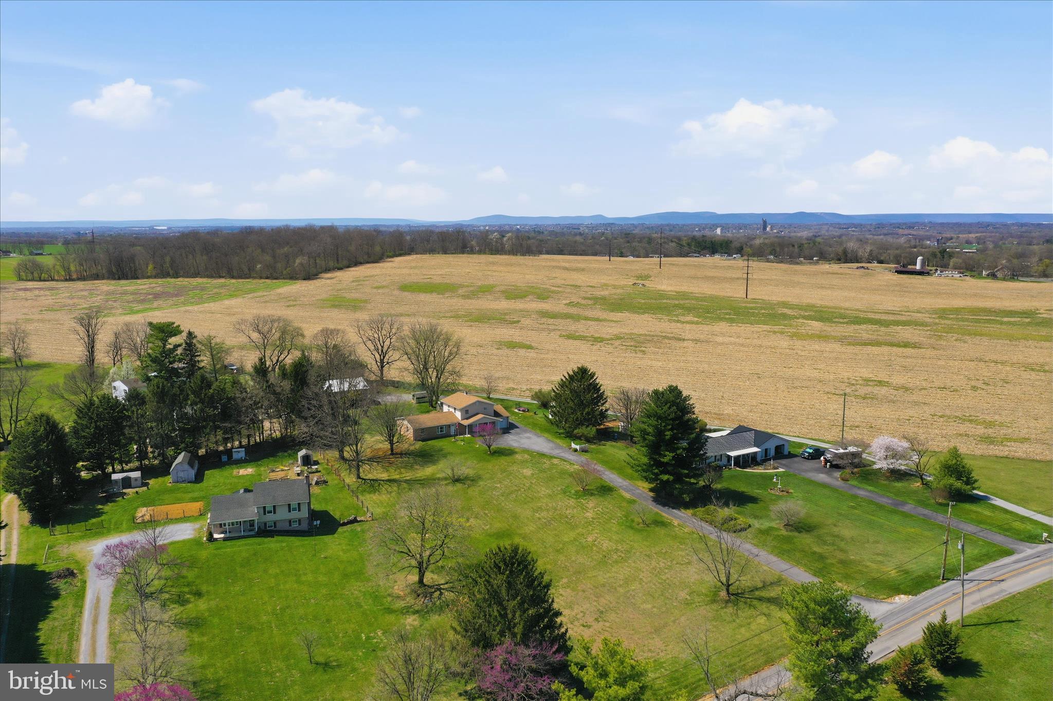 WHYTE HALL MANOR - Residential