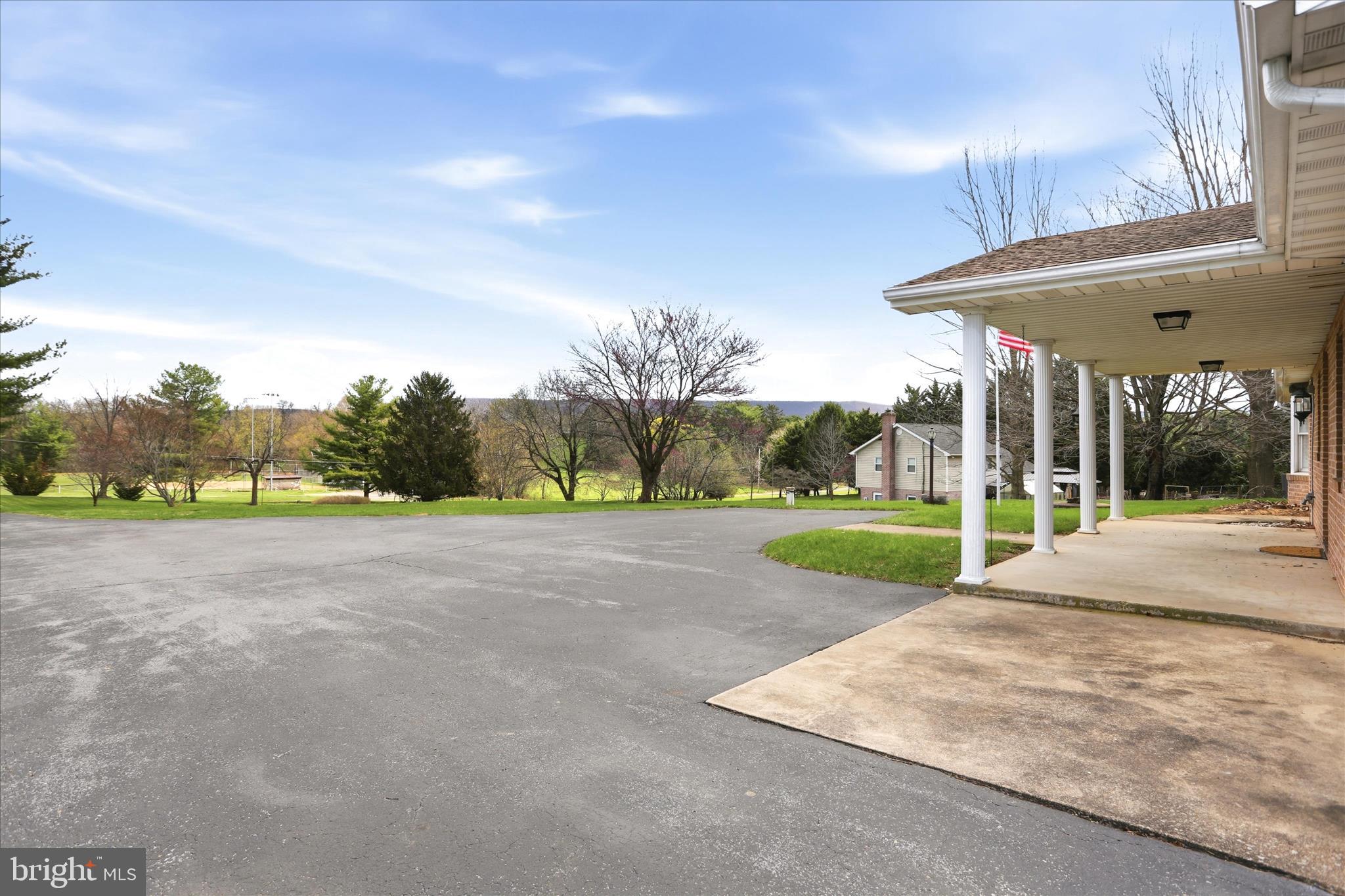 WHYTE HALL MANOR - Residential