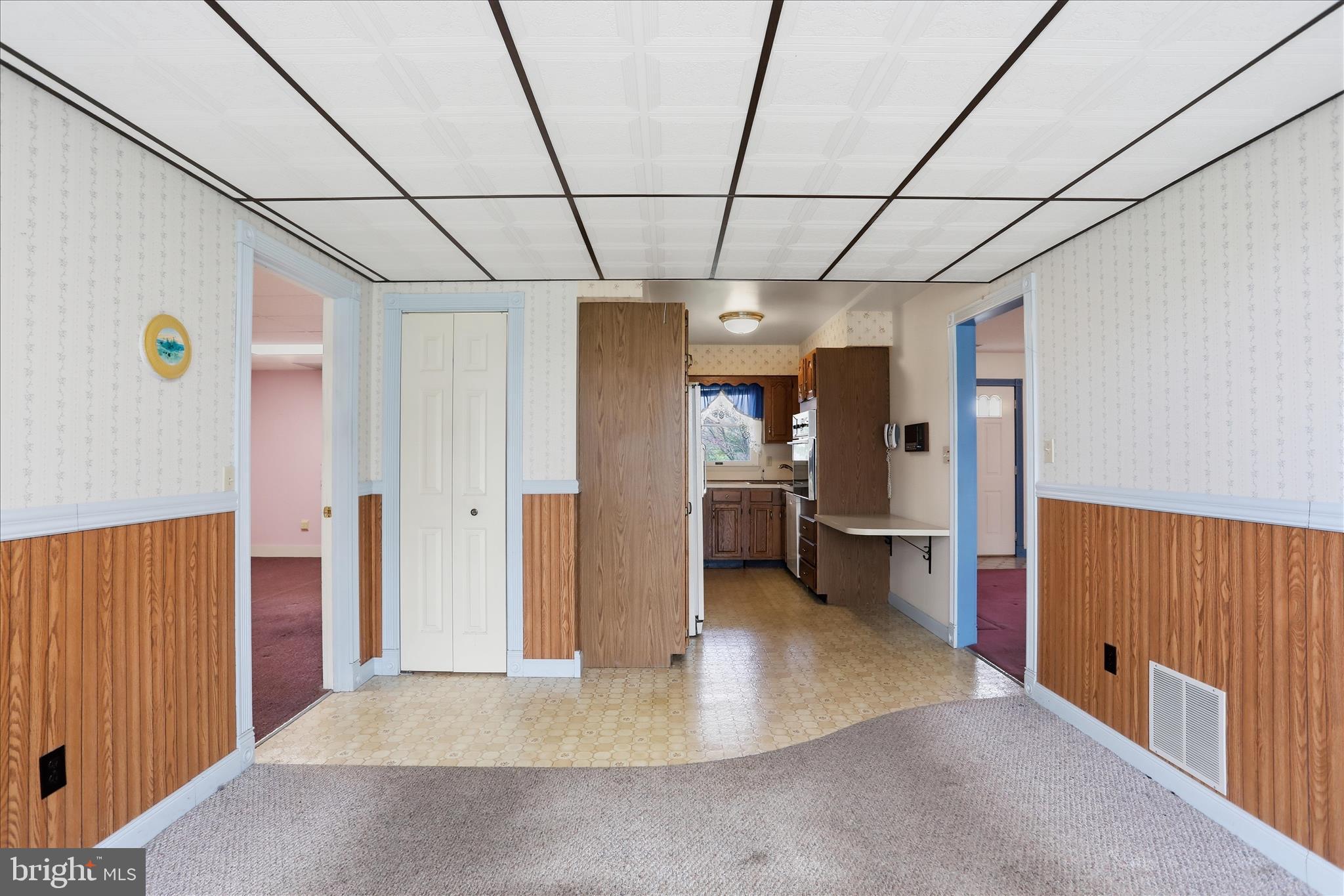 WHYTE HALL MANOR - Residential