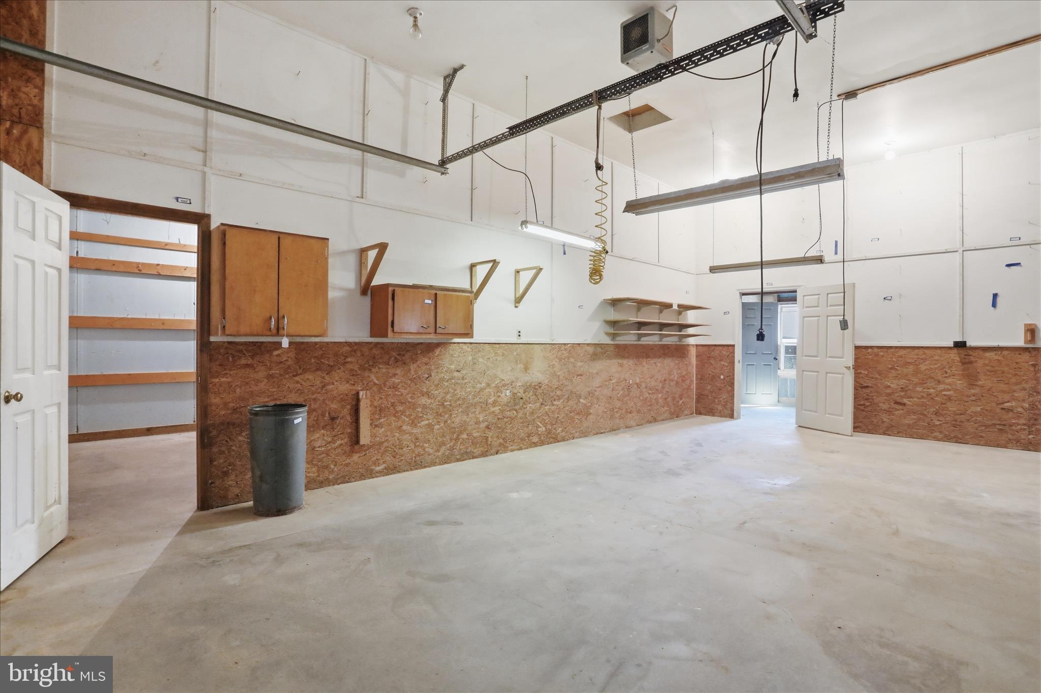 WHYTE HALL MANOR - Residential