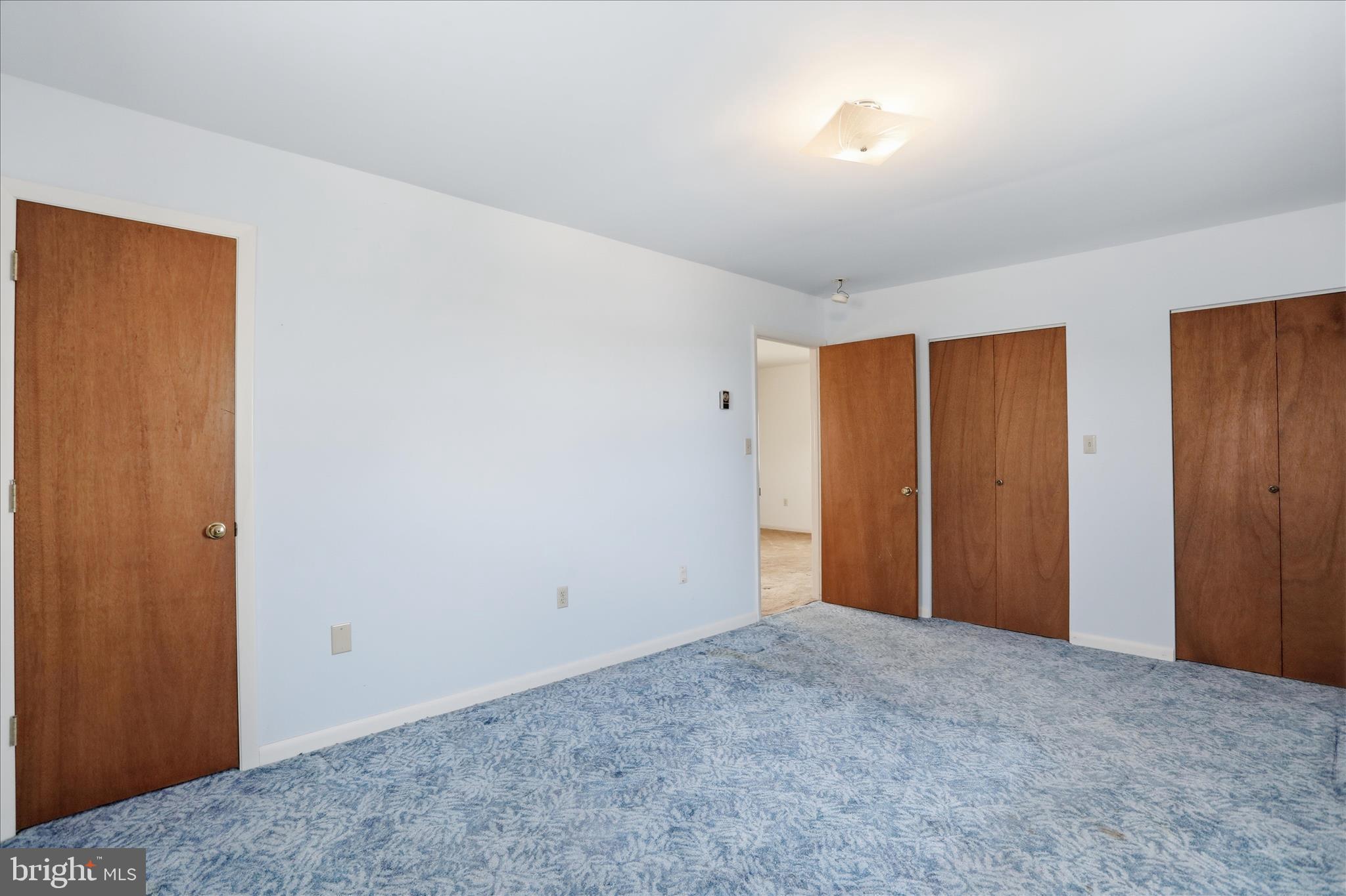 WHYTE HALL MANOR - Residential