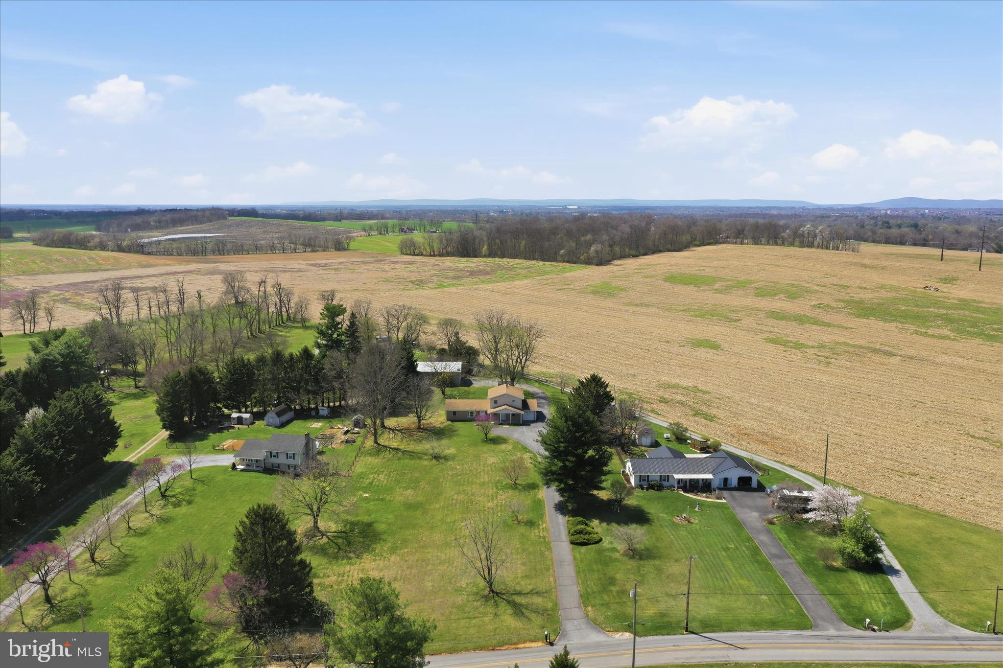WHYTE HALL MANOR - Residential