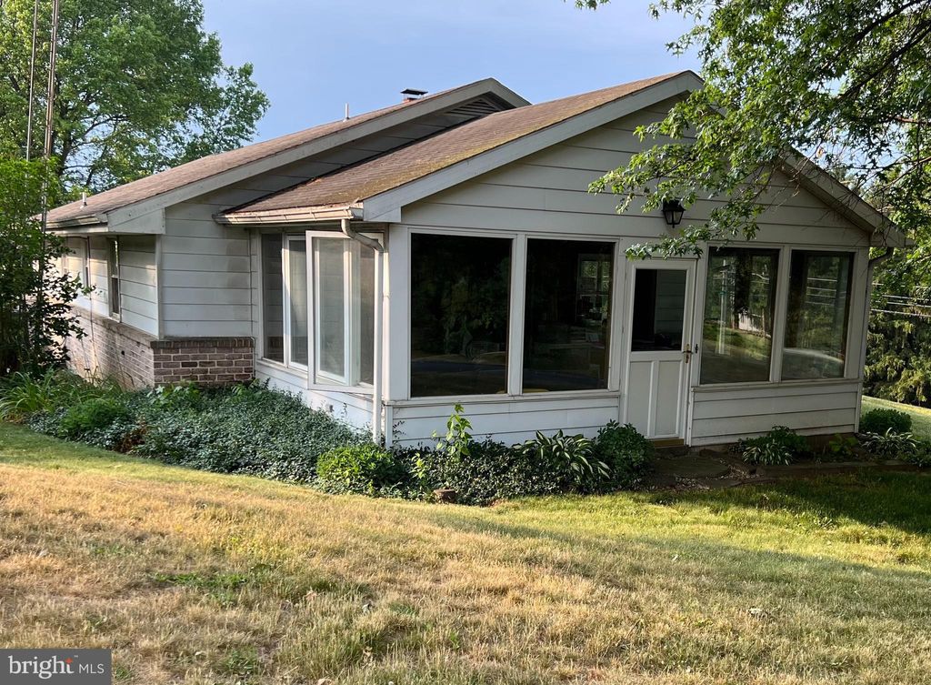 Photo of 717 OLD LINE RD, MANHEIM, PA 17545 (MLS # PALA2036768)