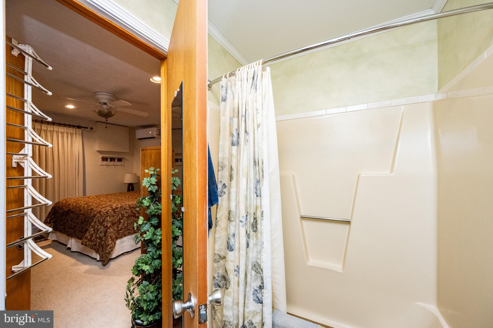 LAUREL BROOK - Residential