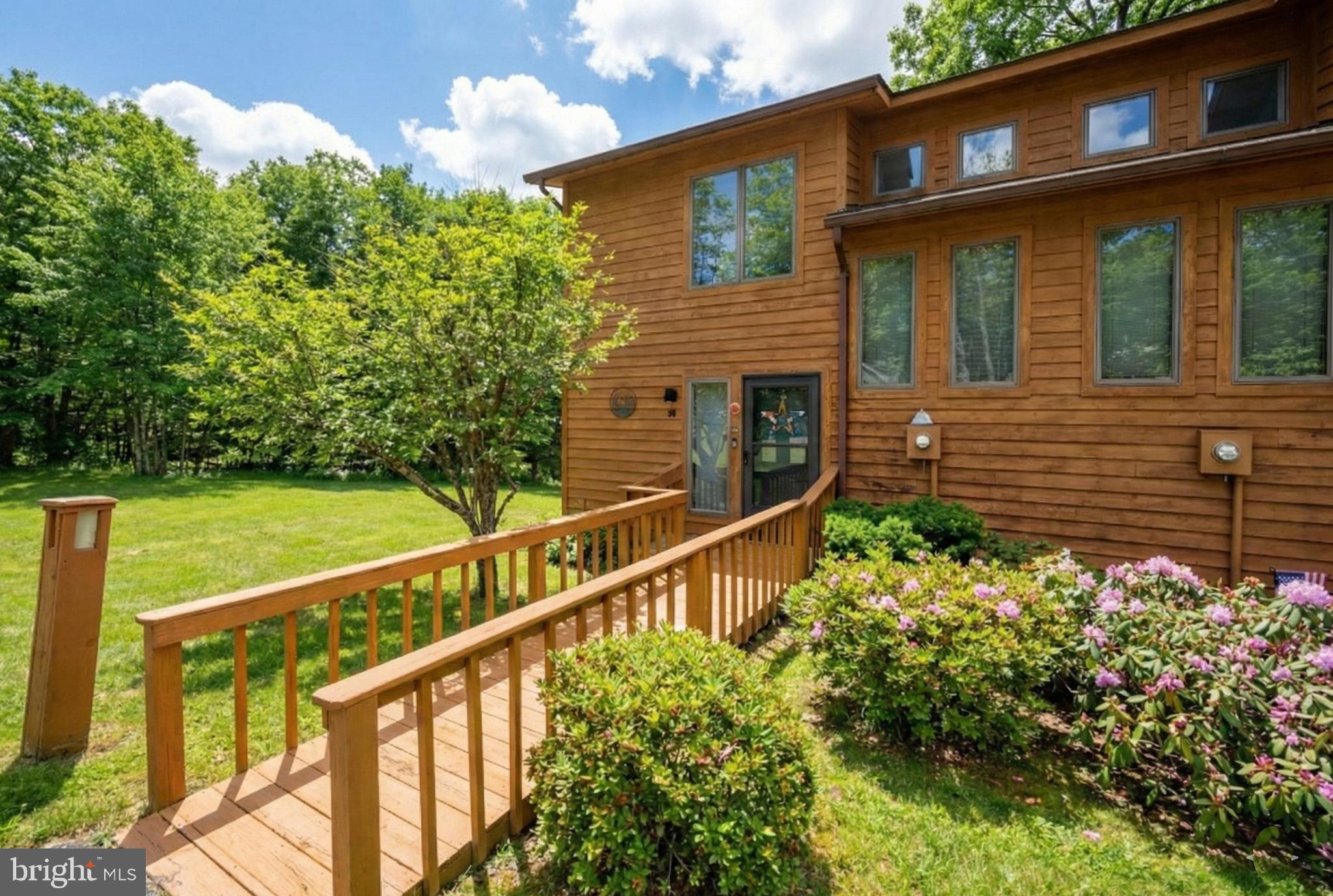 LAUREL BROOK - Residential