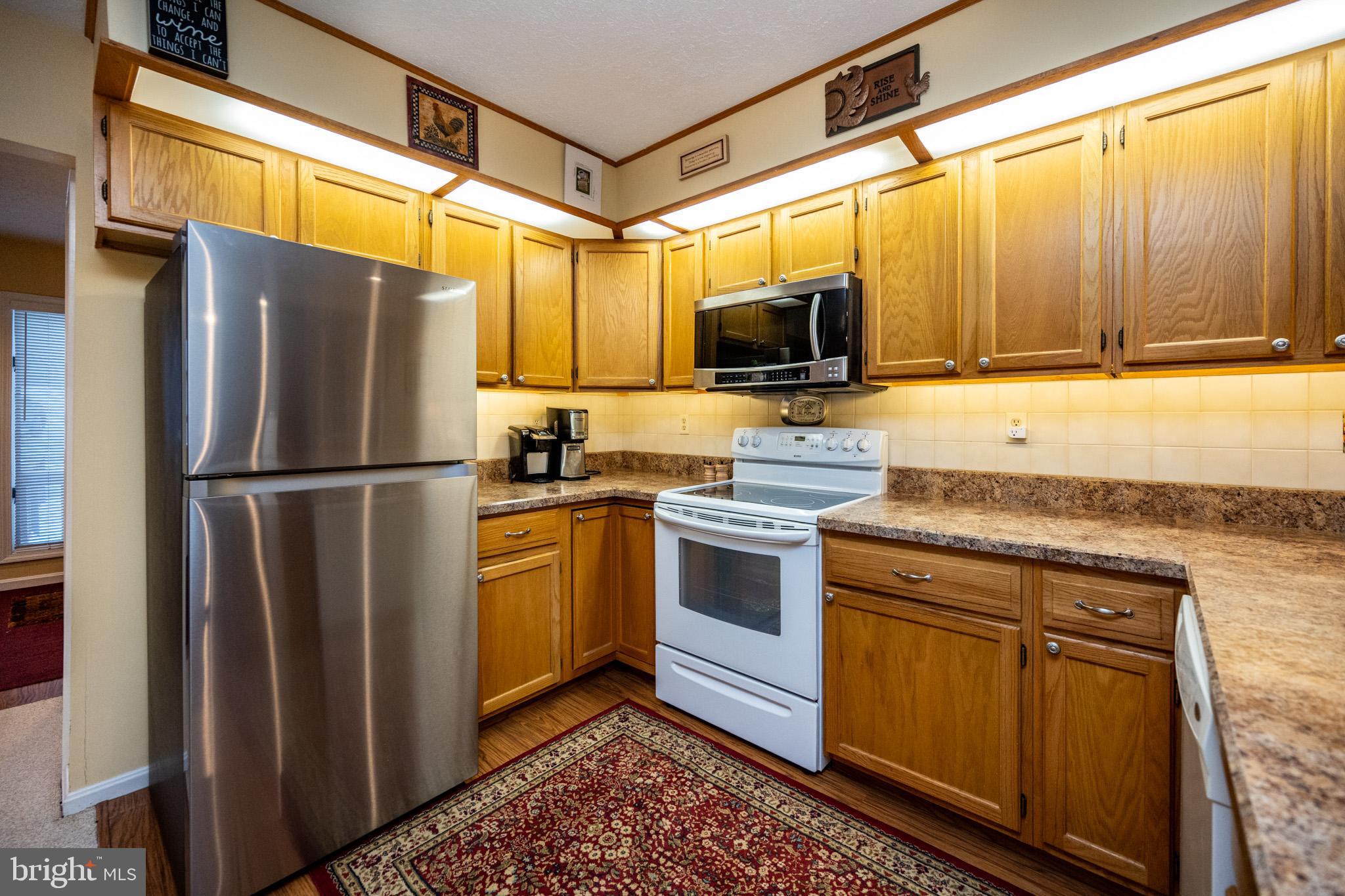 LAUREL BROOK - Residential