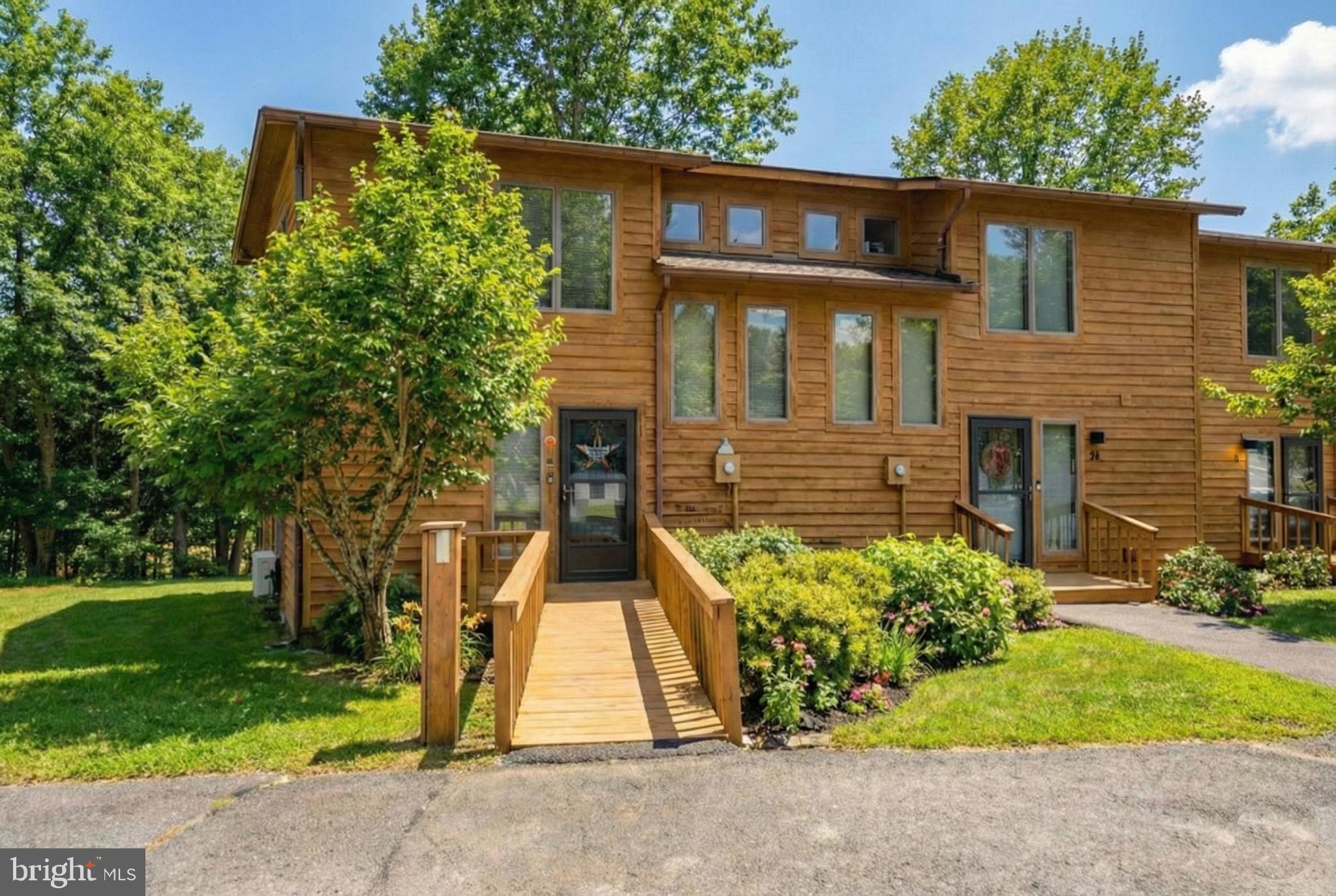 LAUREL BROOK - Residential