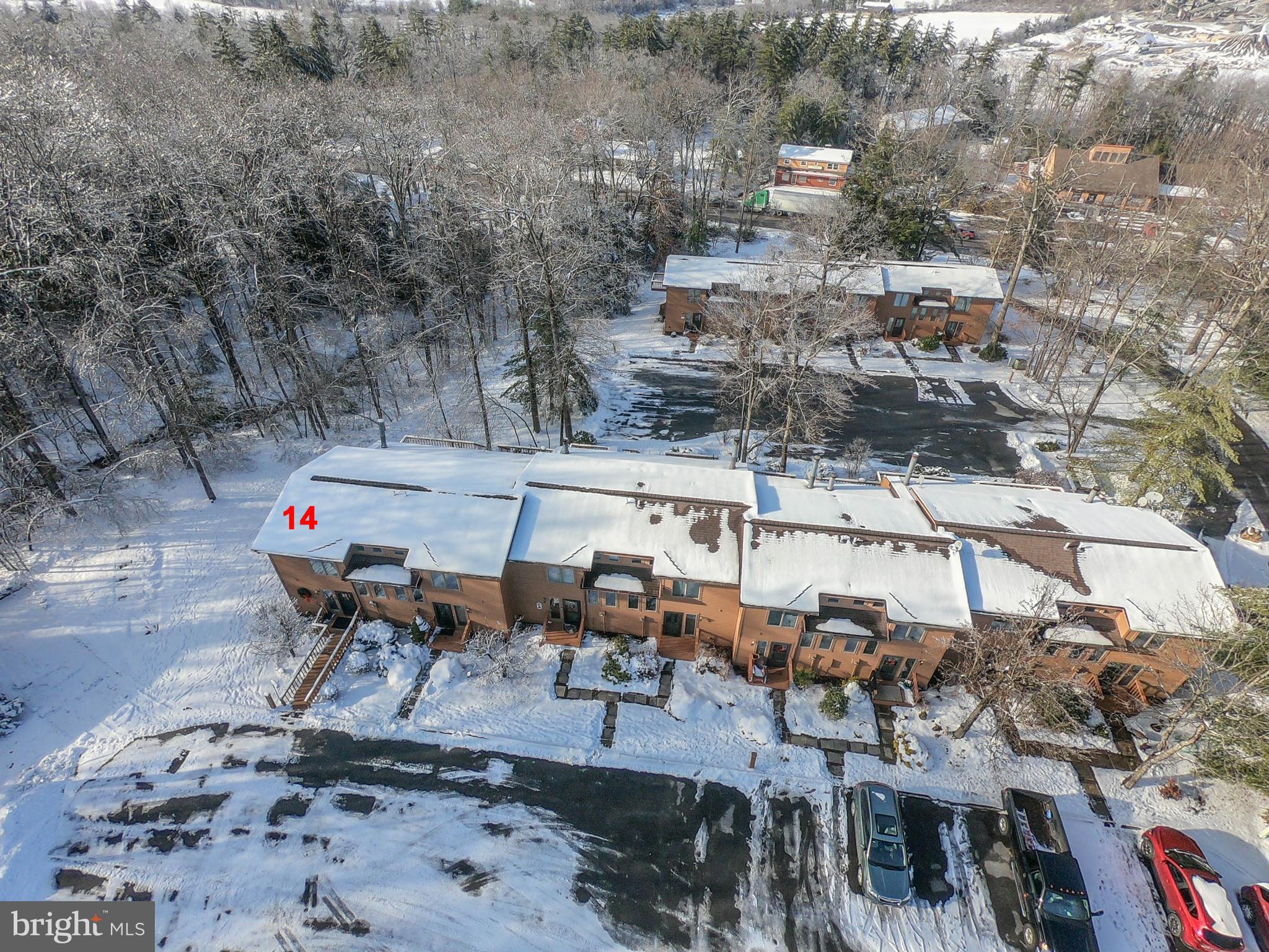 LAUREL BROOK - Residential