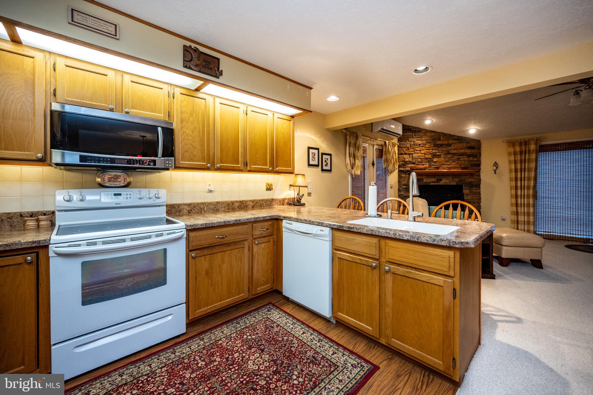 LAUREL BROOK - Residential