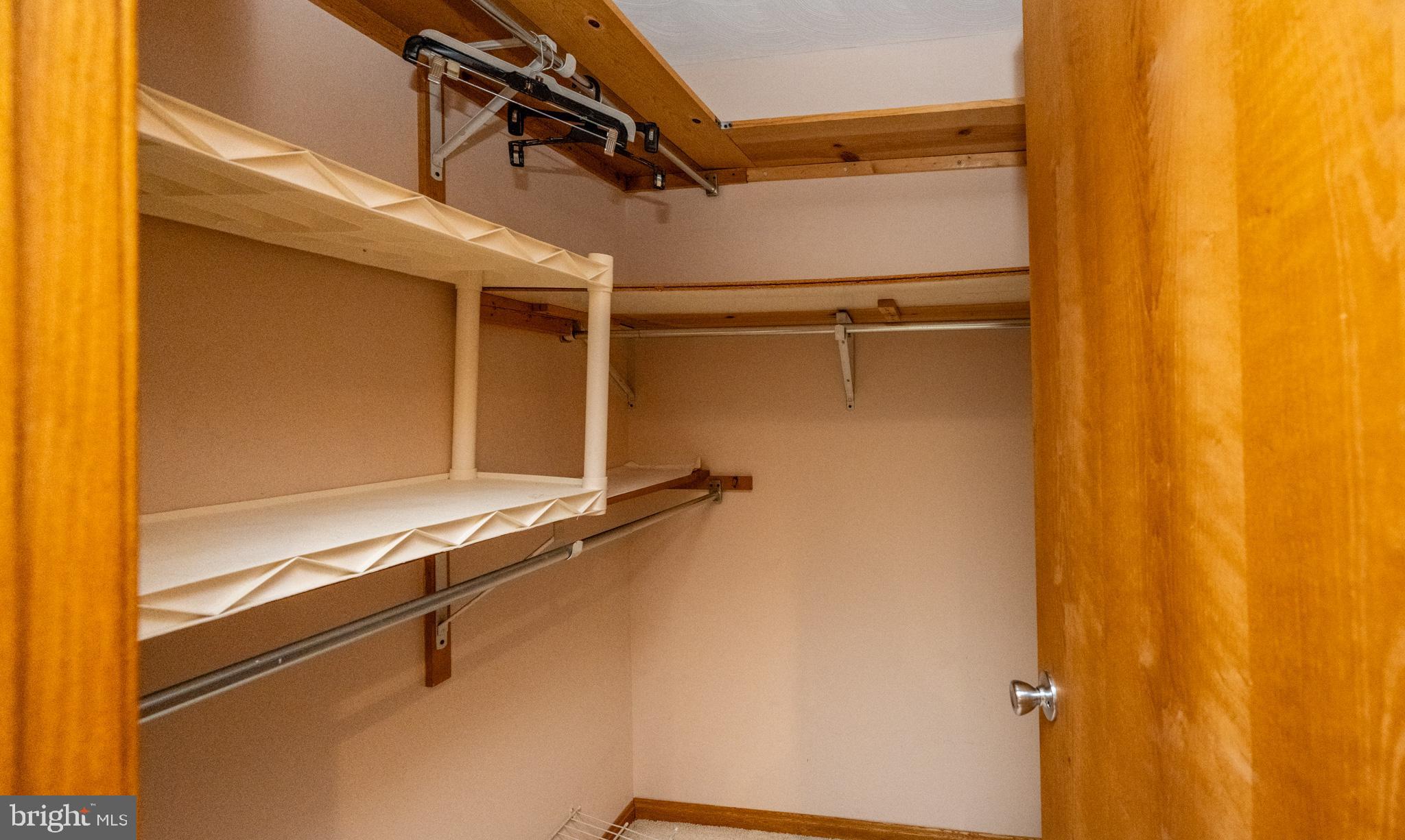 LAUREL BROOK - Residential