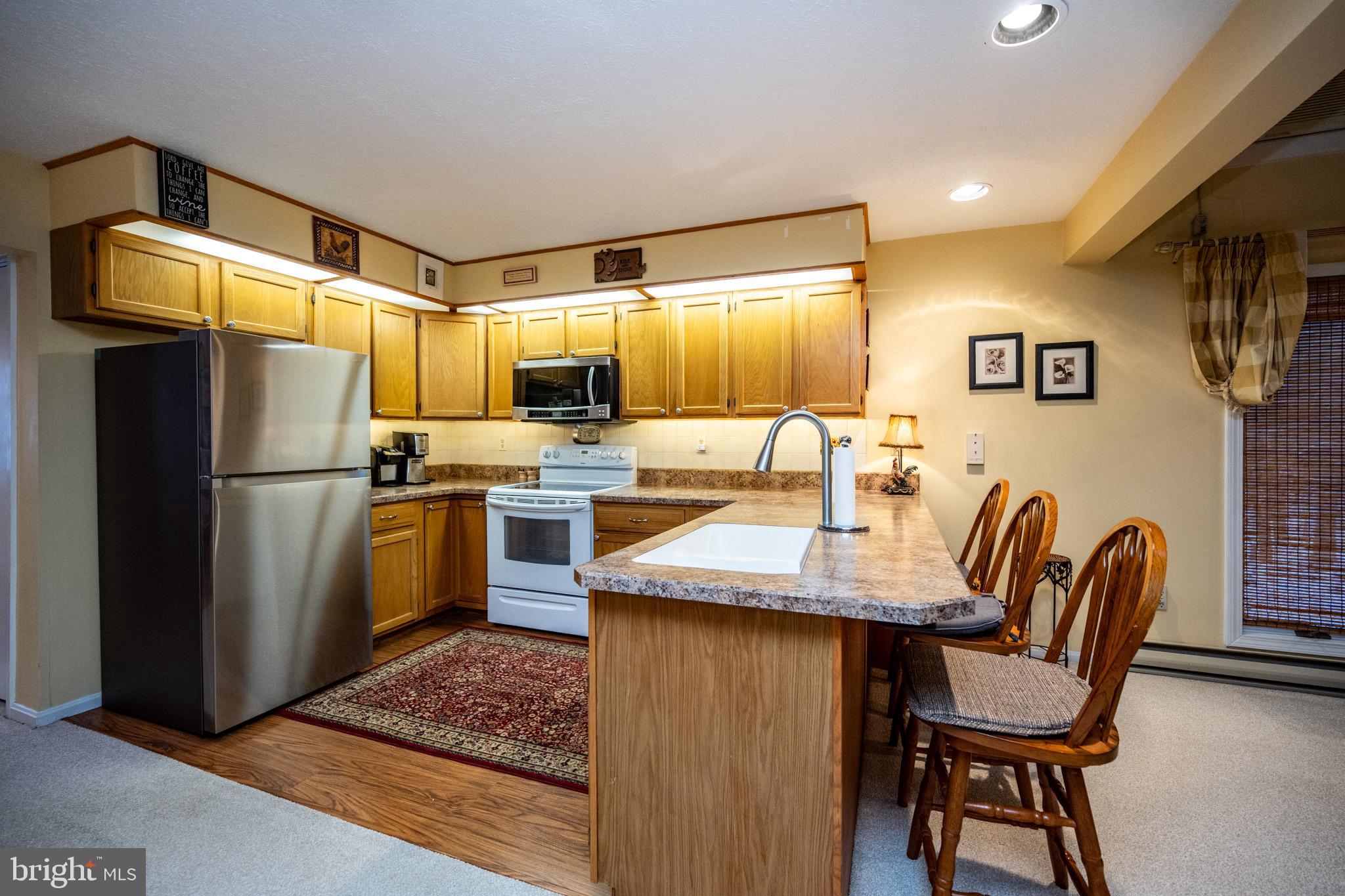 LAUREL BROOK - Residential