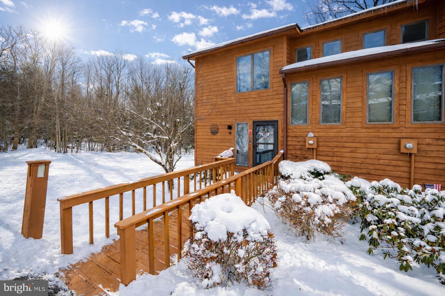 LAUREL BROOK - Residential