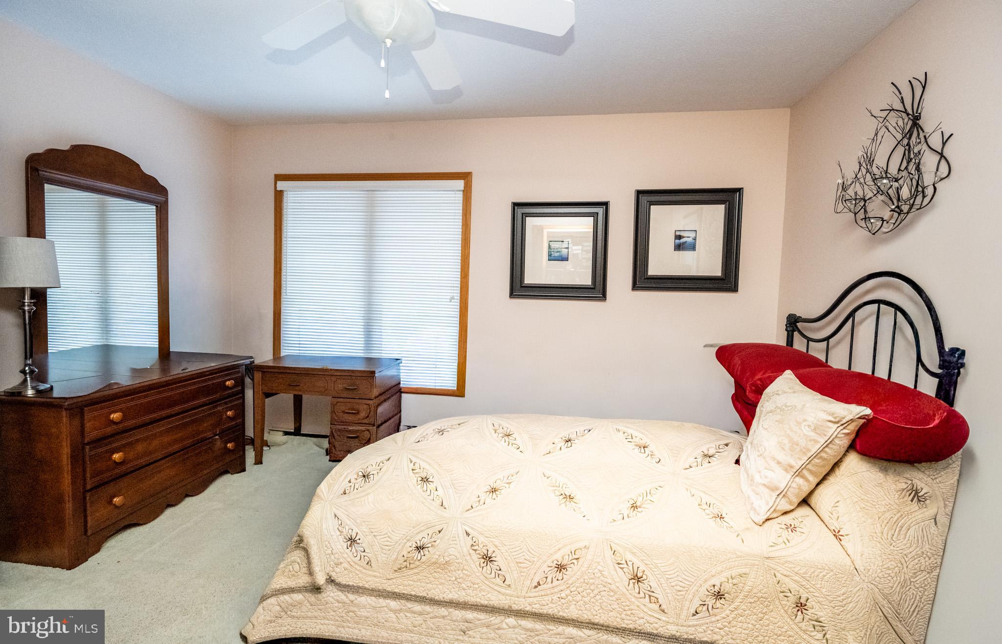 LAUREL BROOK - Residential