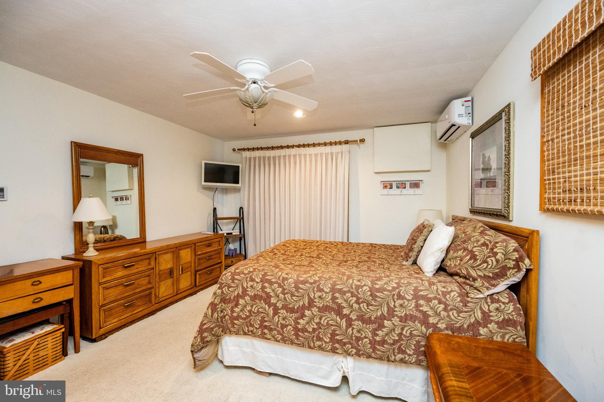 LAUREL BROOK - Residential