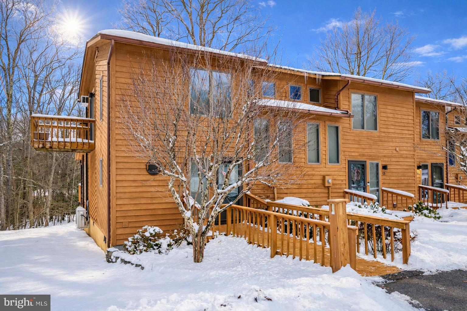 LAUREL BROOK - Residential