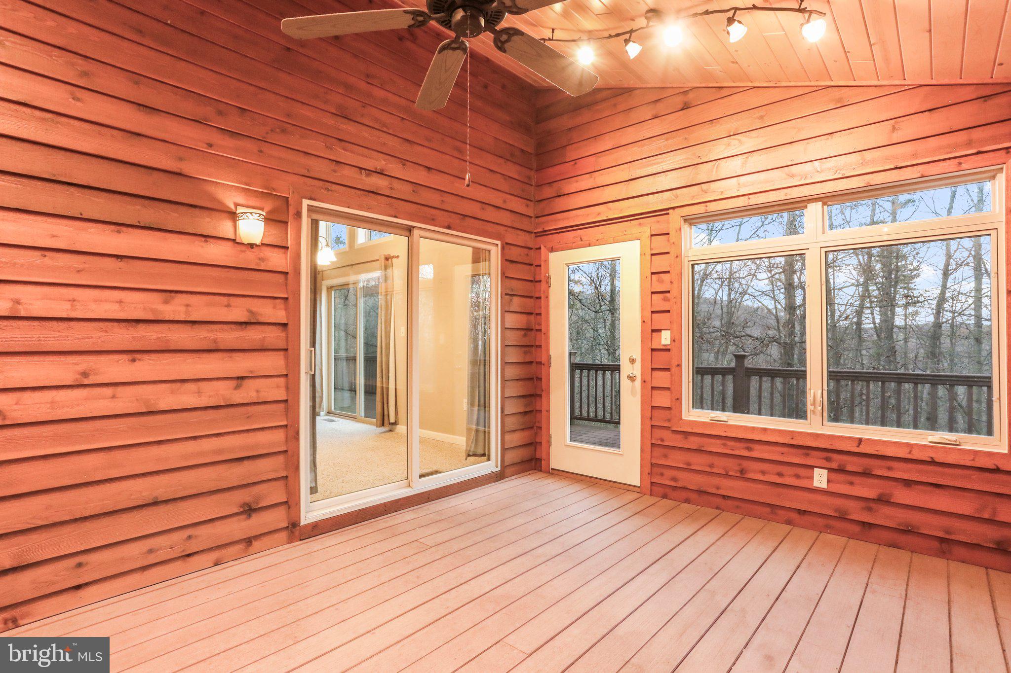 THE WOODS - Residential