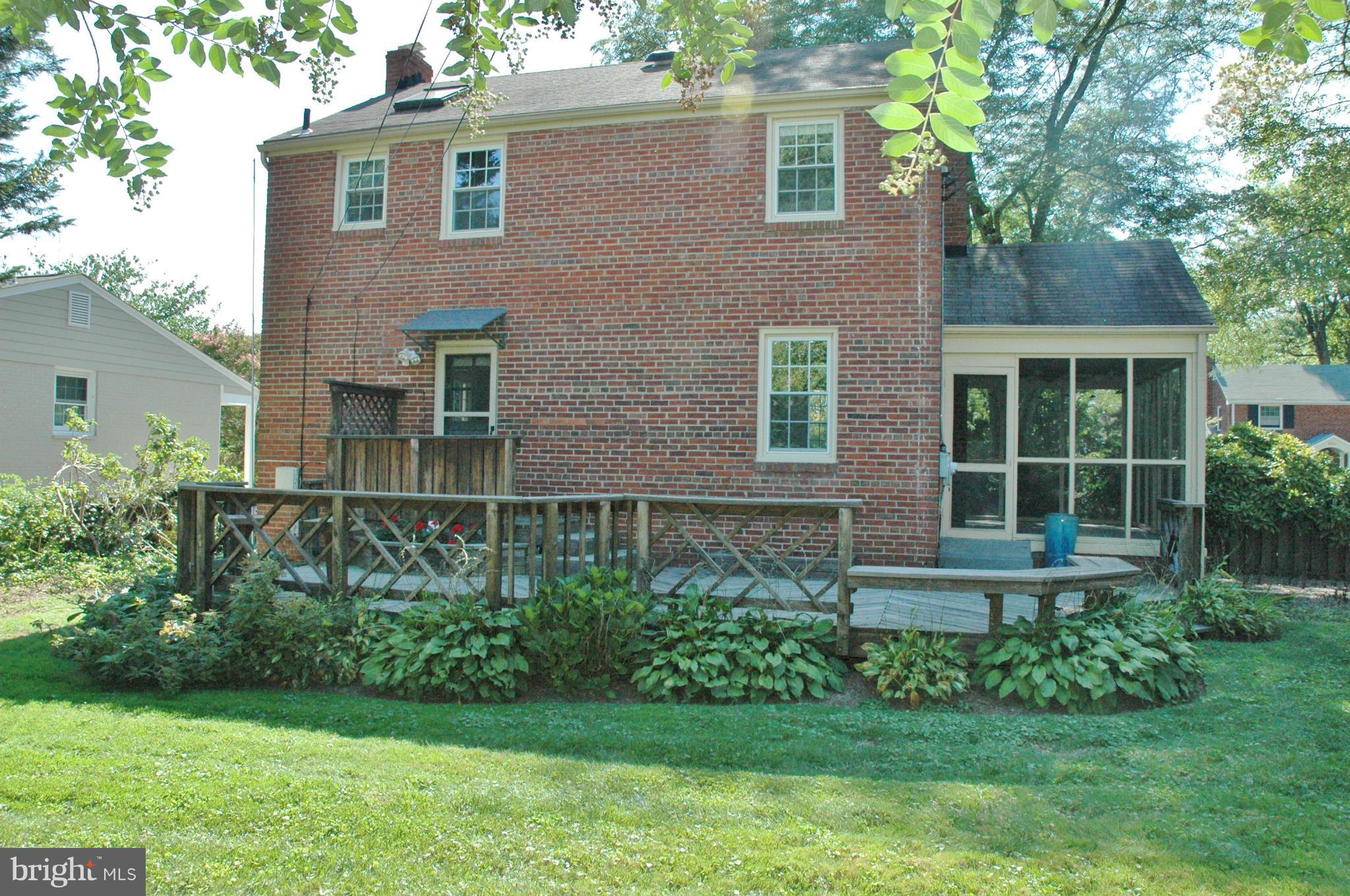 LEEWAY HEIGHTS - Residential Lease