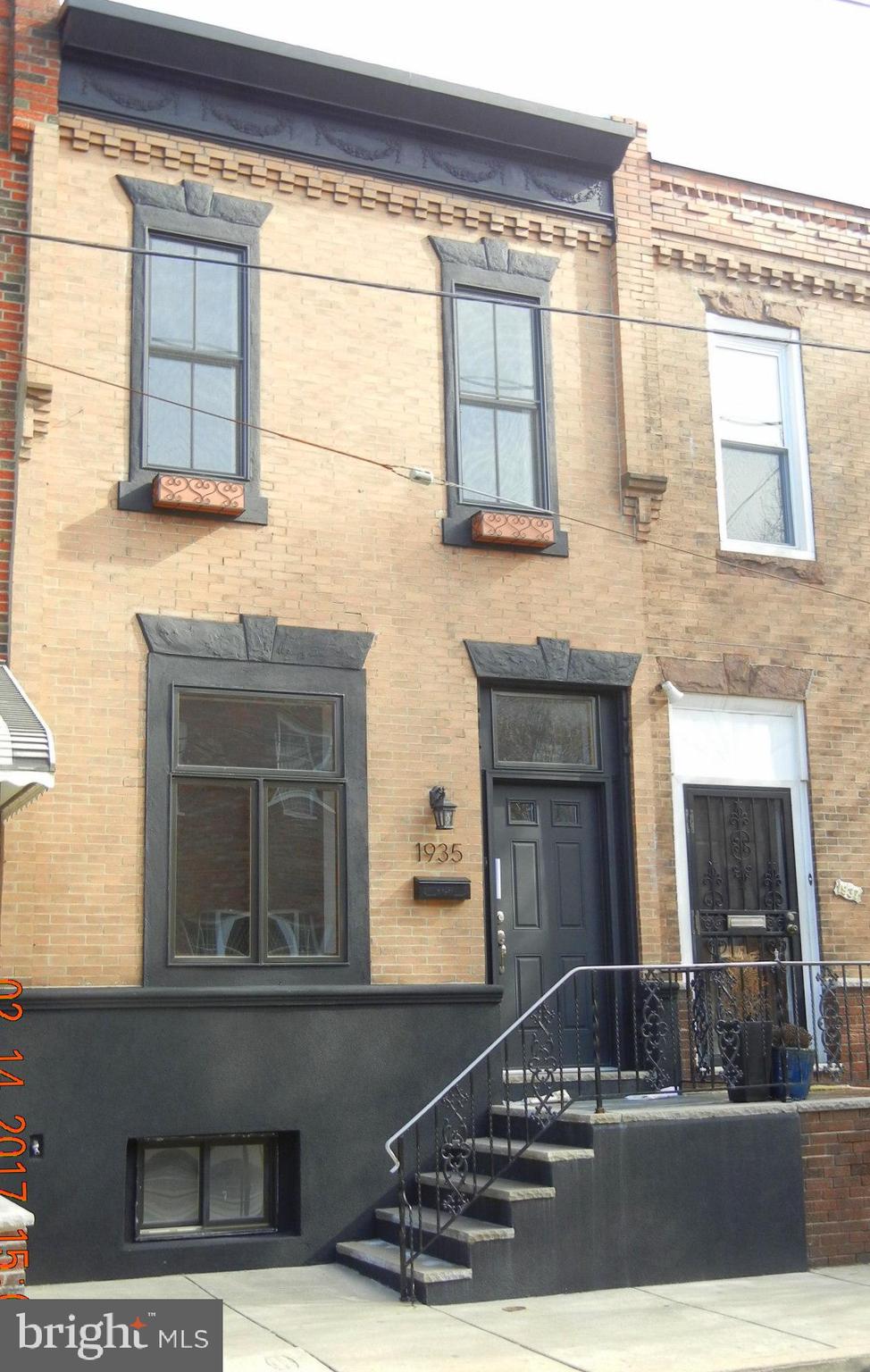 EAST PASSYUNK CROSSING - Residential Lease