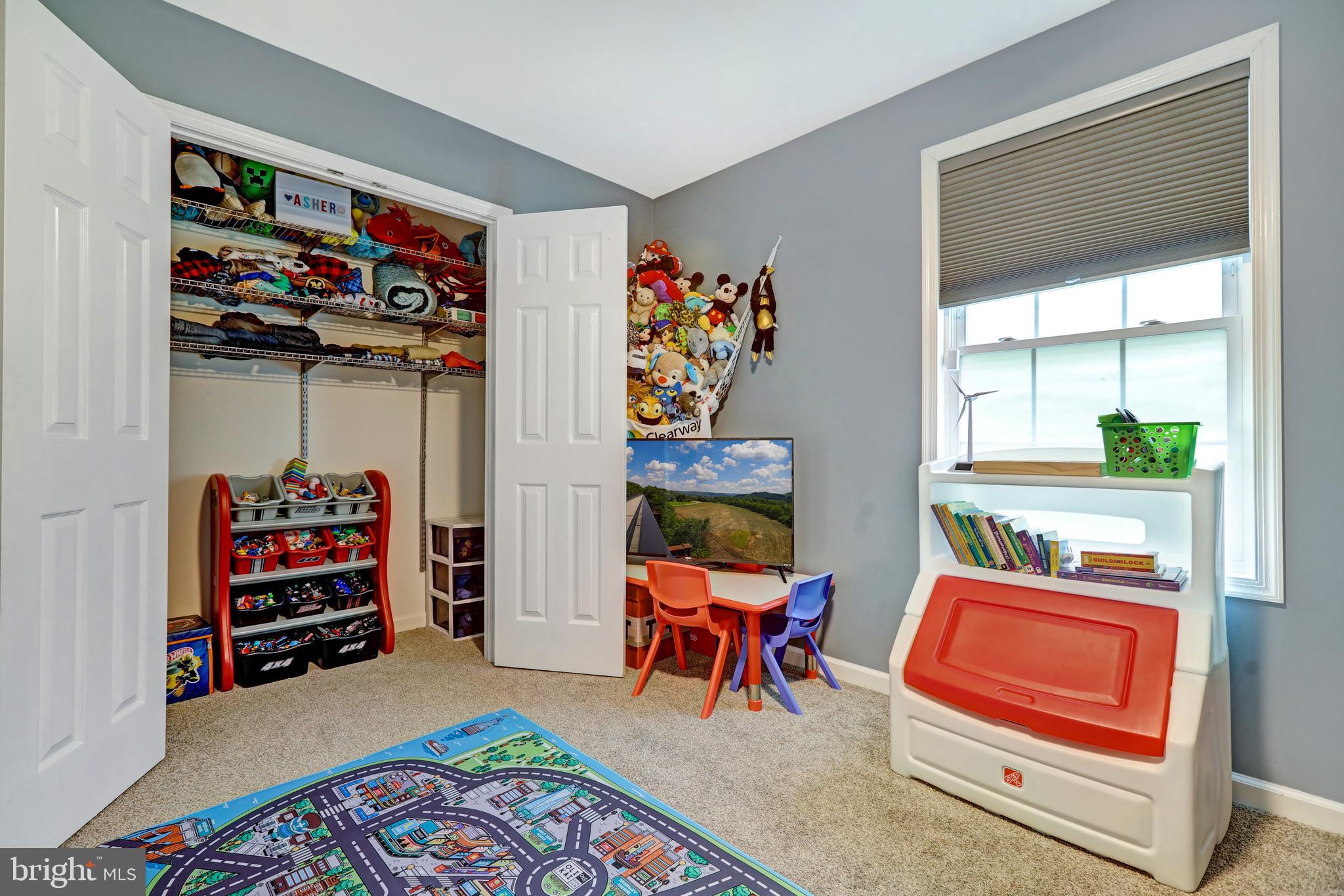 WINDOVER HILLS - Residential