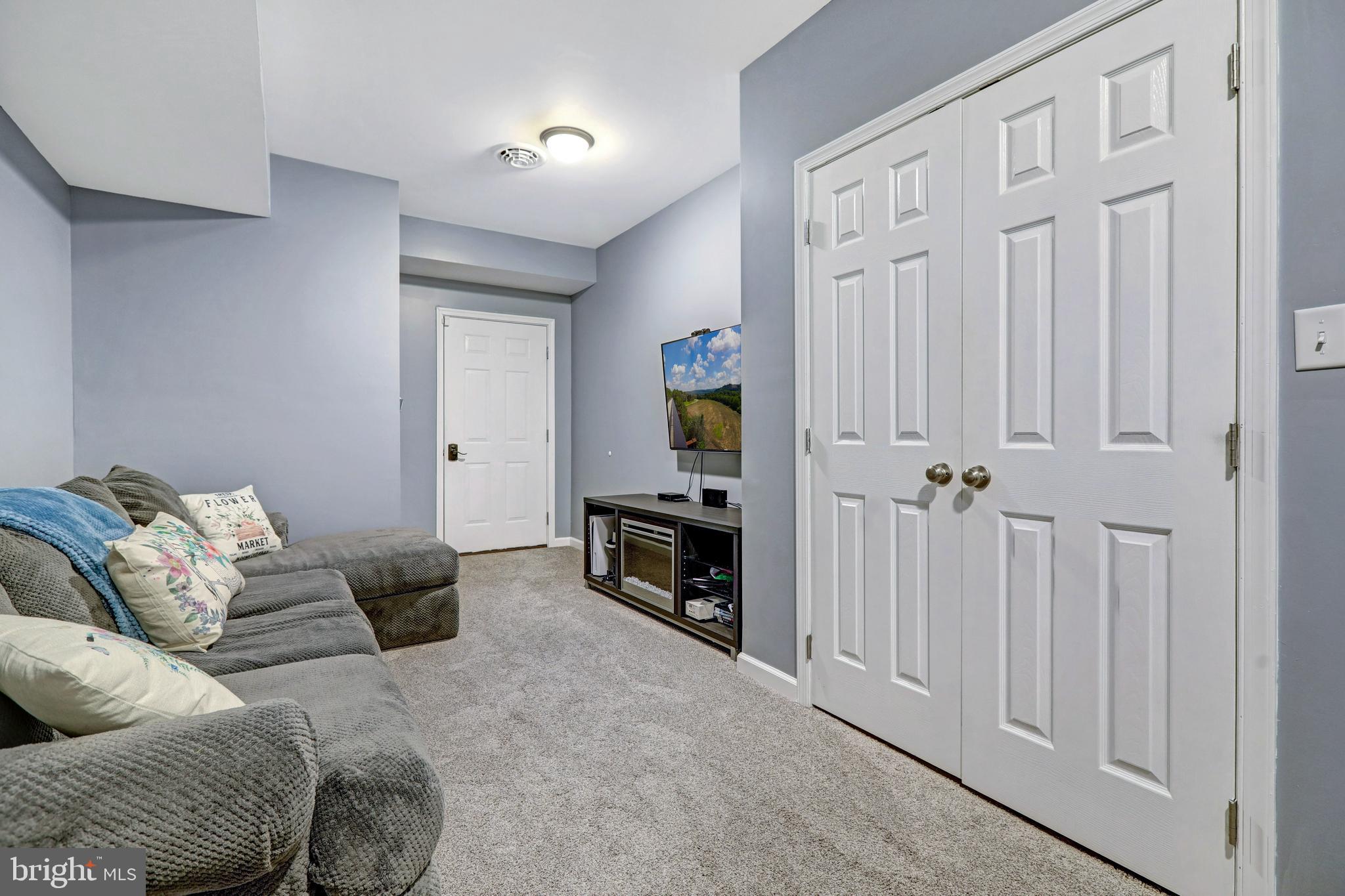 WINDOVER HILLS - Residential