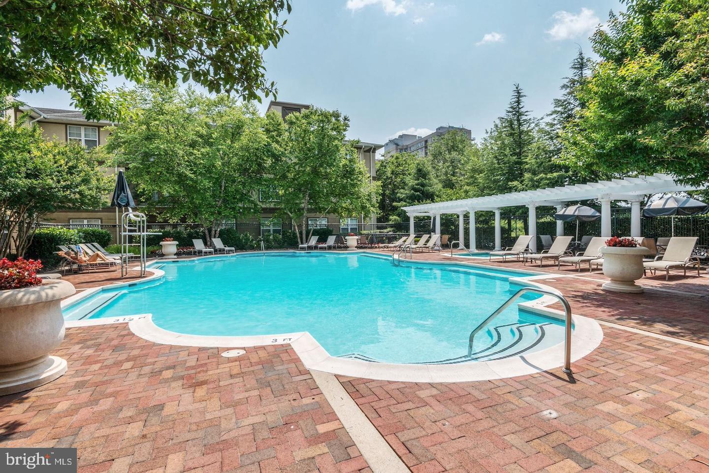 WHITE FLINT STATION - Residential