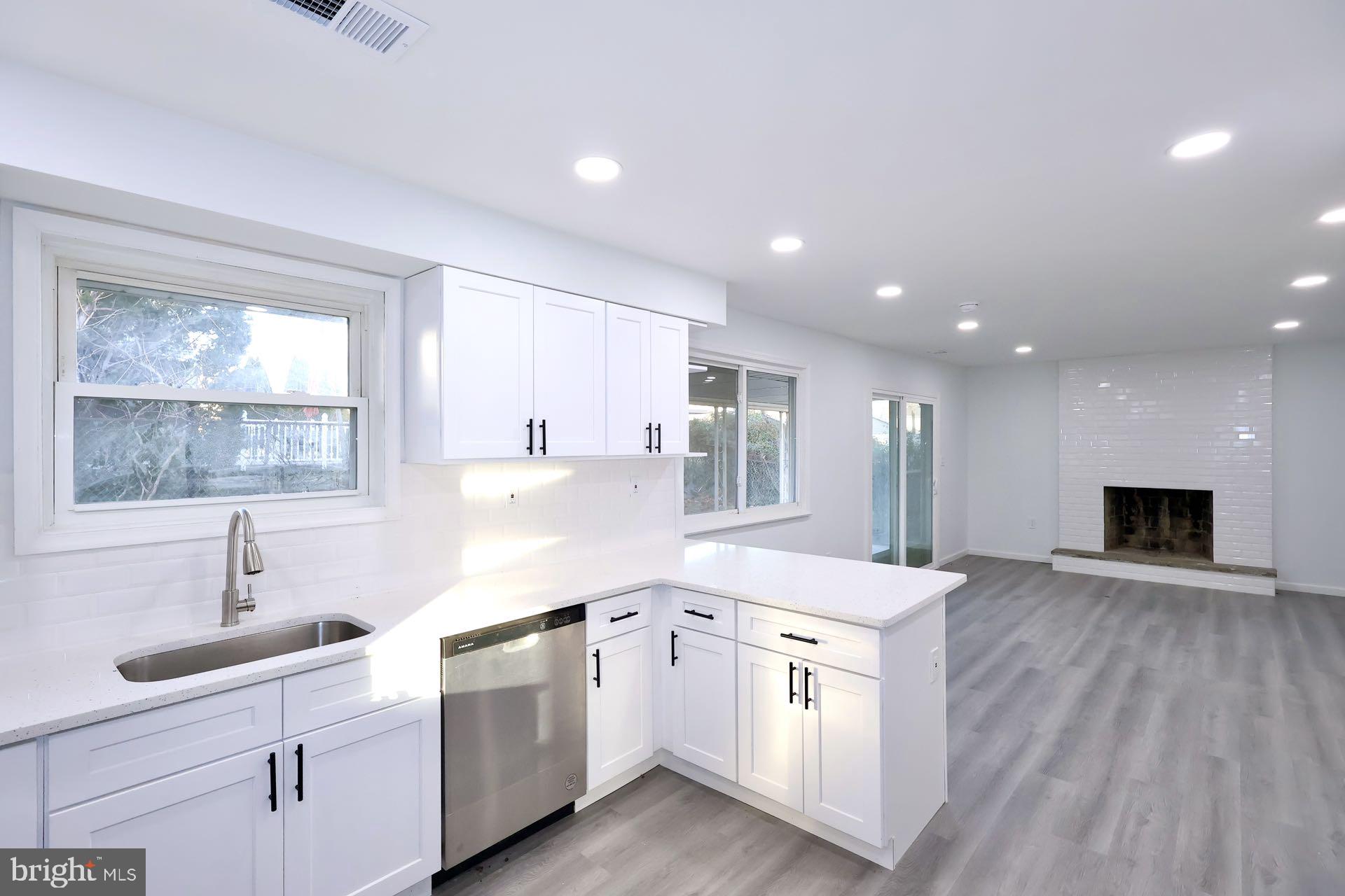 PHILADELPHIA (NORTHEAST) - Residential