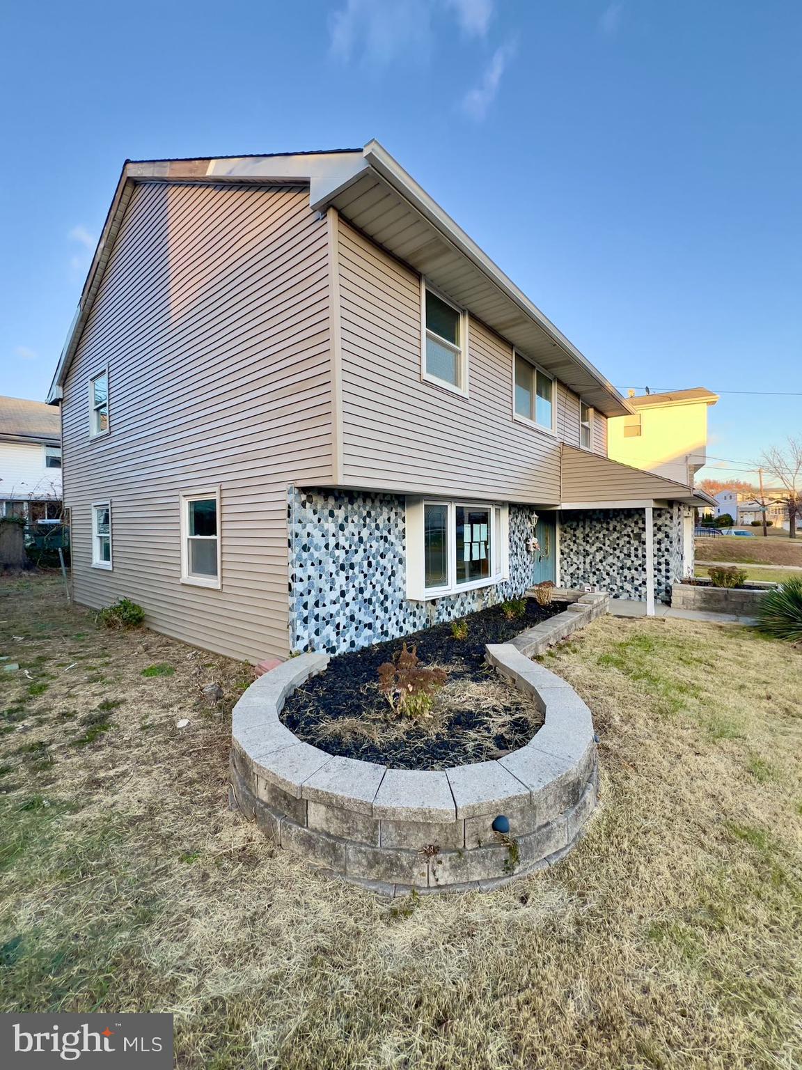 PHILADELPHIA (NORTHEAST) - Residential