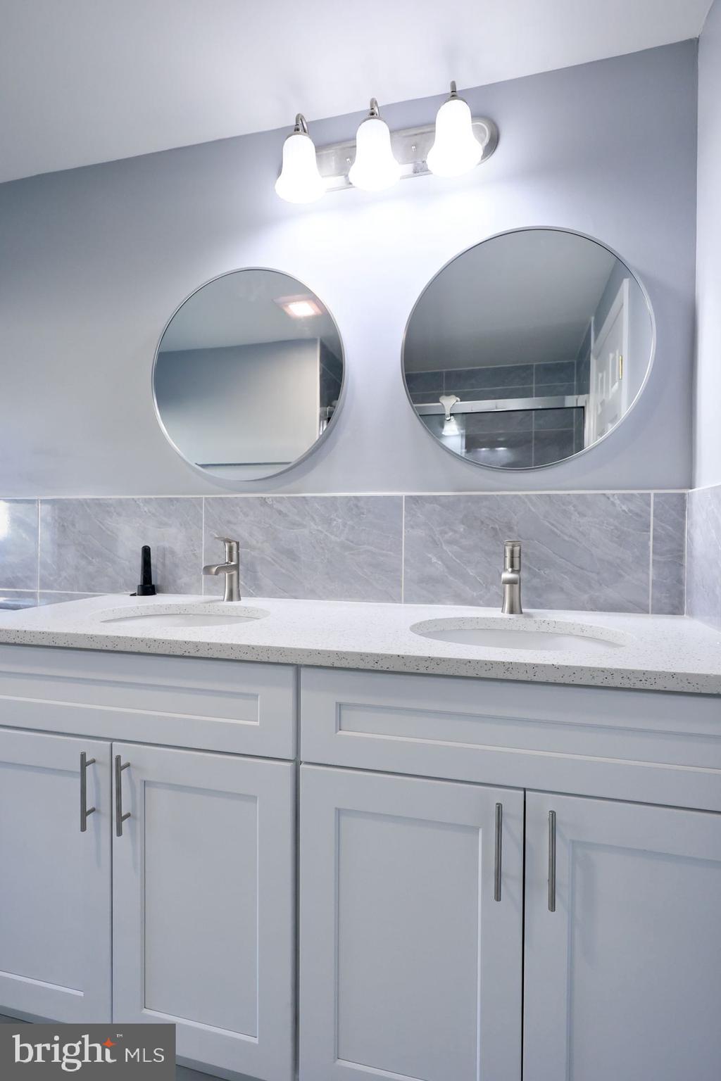 PHILADELPHIA (NORTHEAST) - Residential