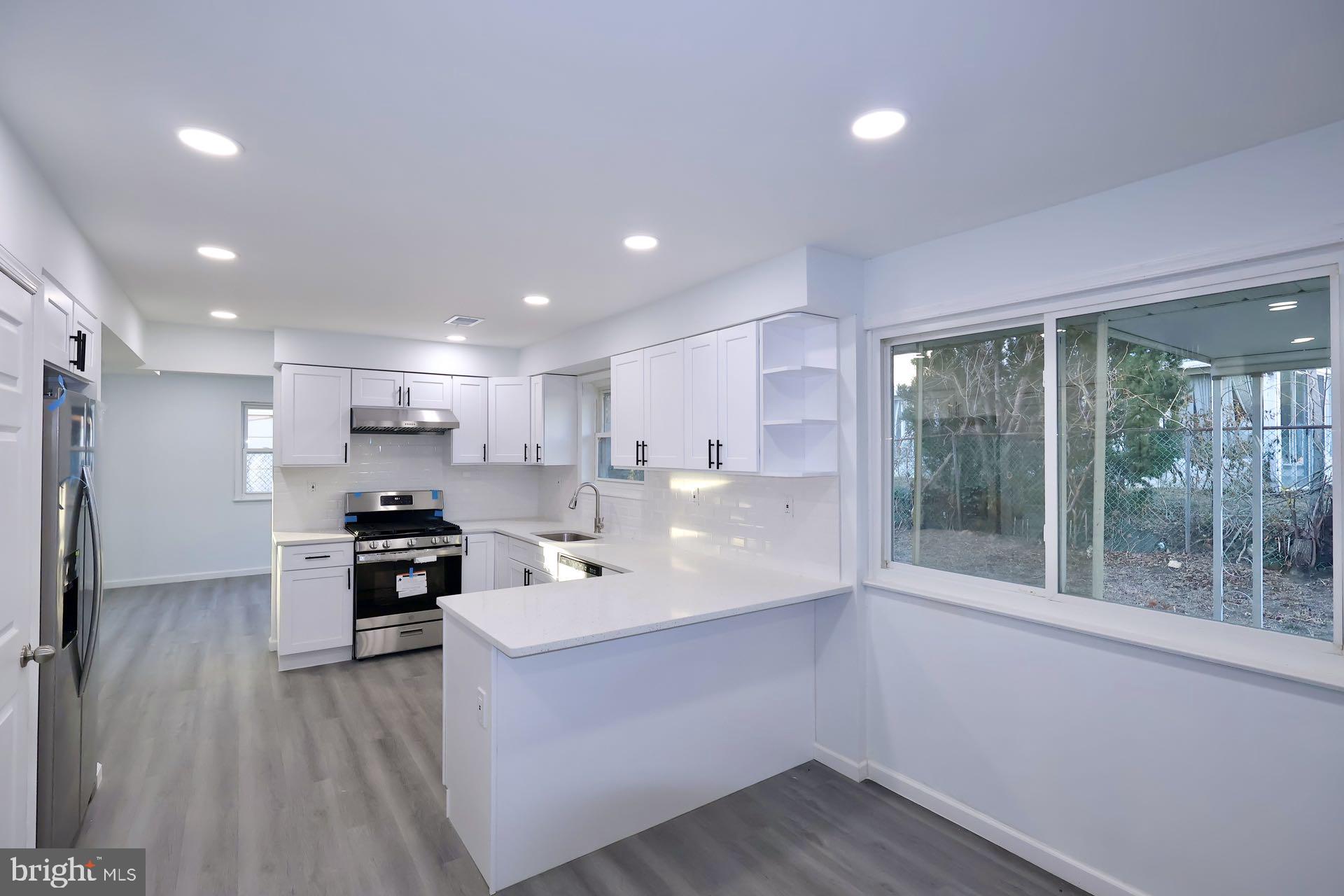 PHILADELPHIA (NORTHEAST) - Residential