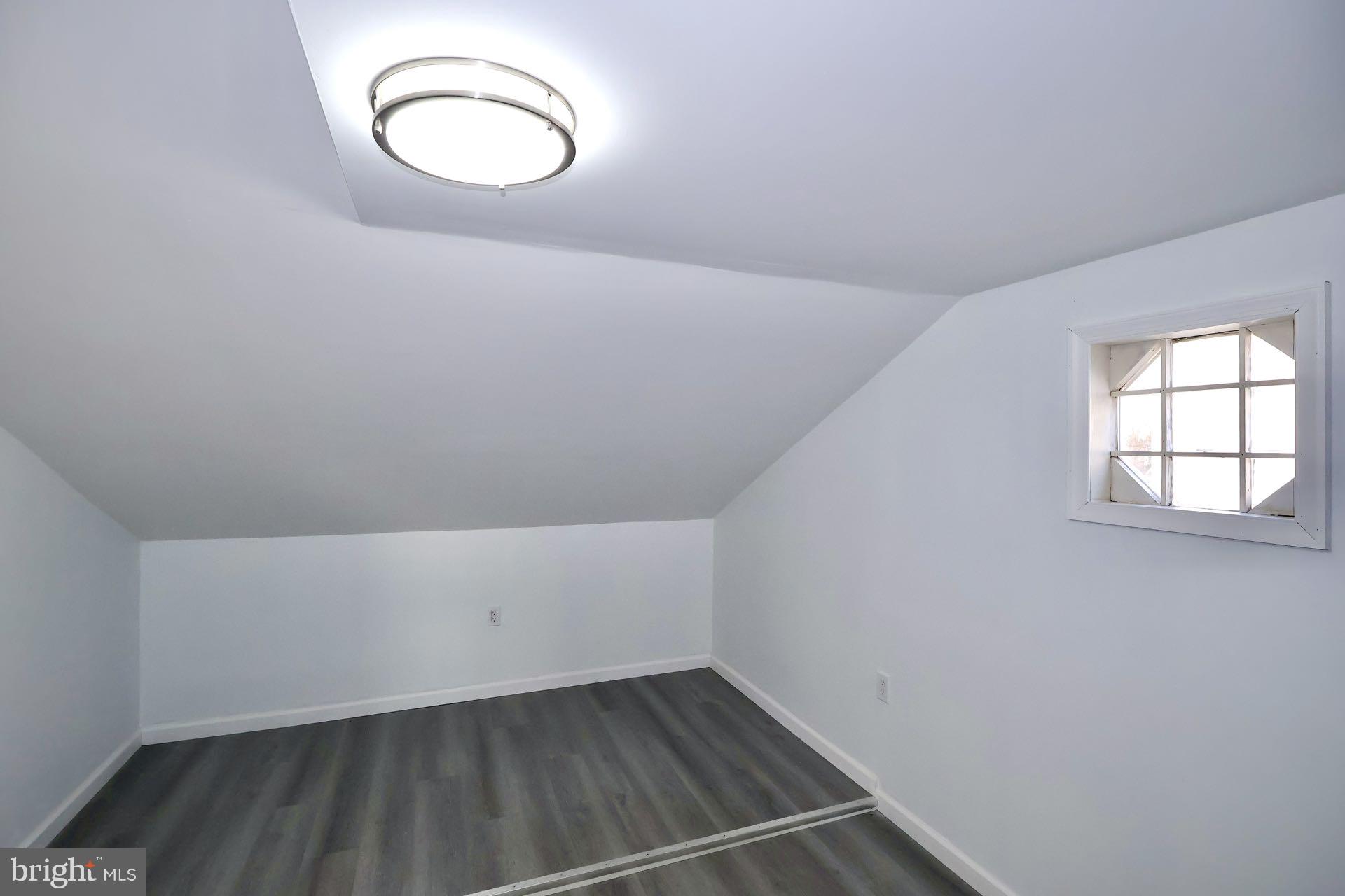 PHILADELPHIA (NORTHEAST) - Residential