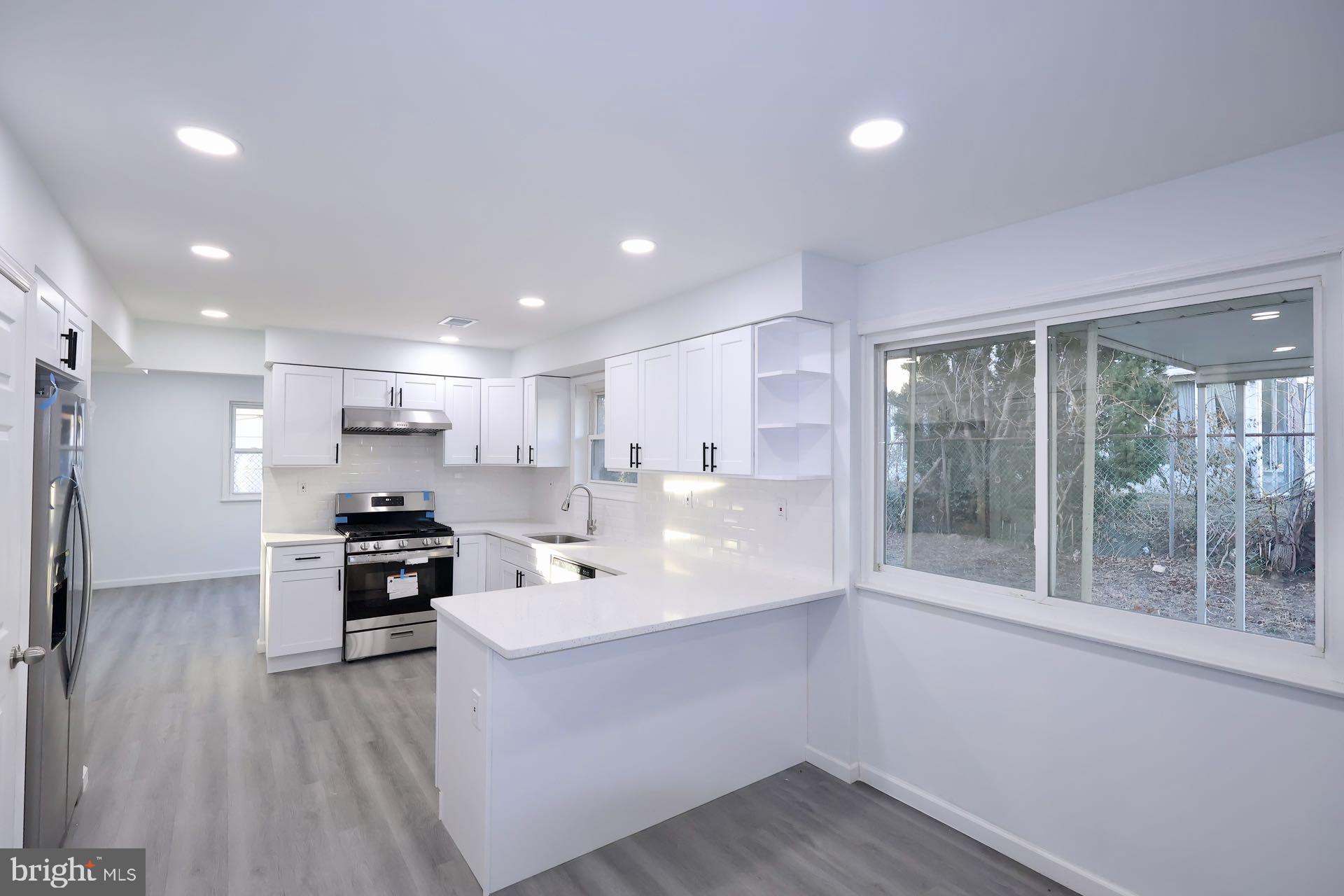 PHILADELPHIA (NORTHEAST) - Residential