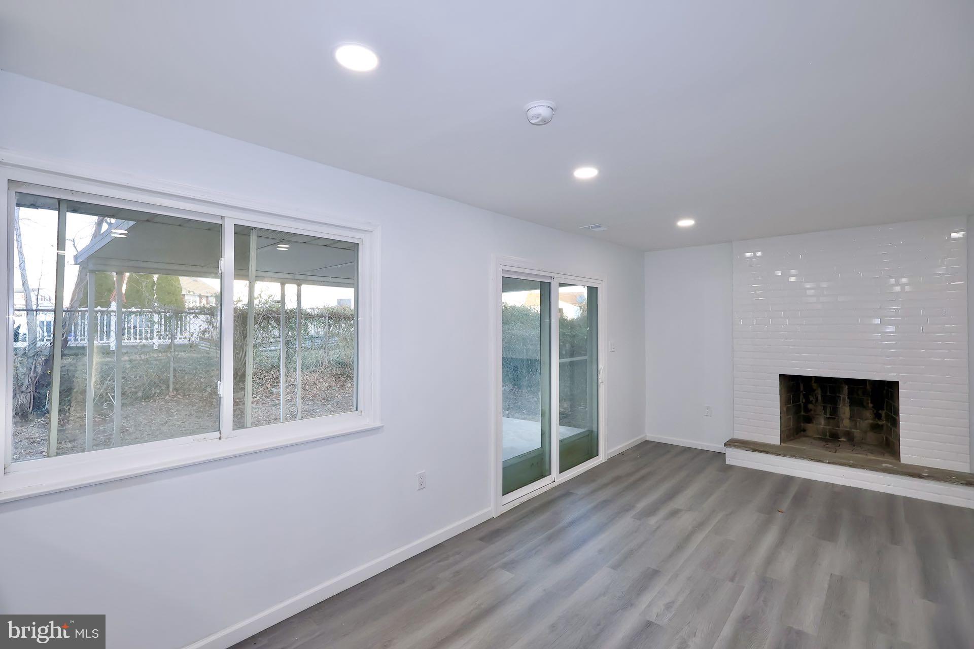 PHILADELPHIA (NORTHEAST) - Residential