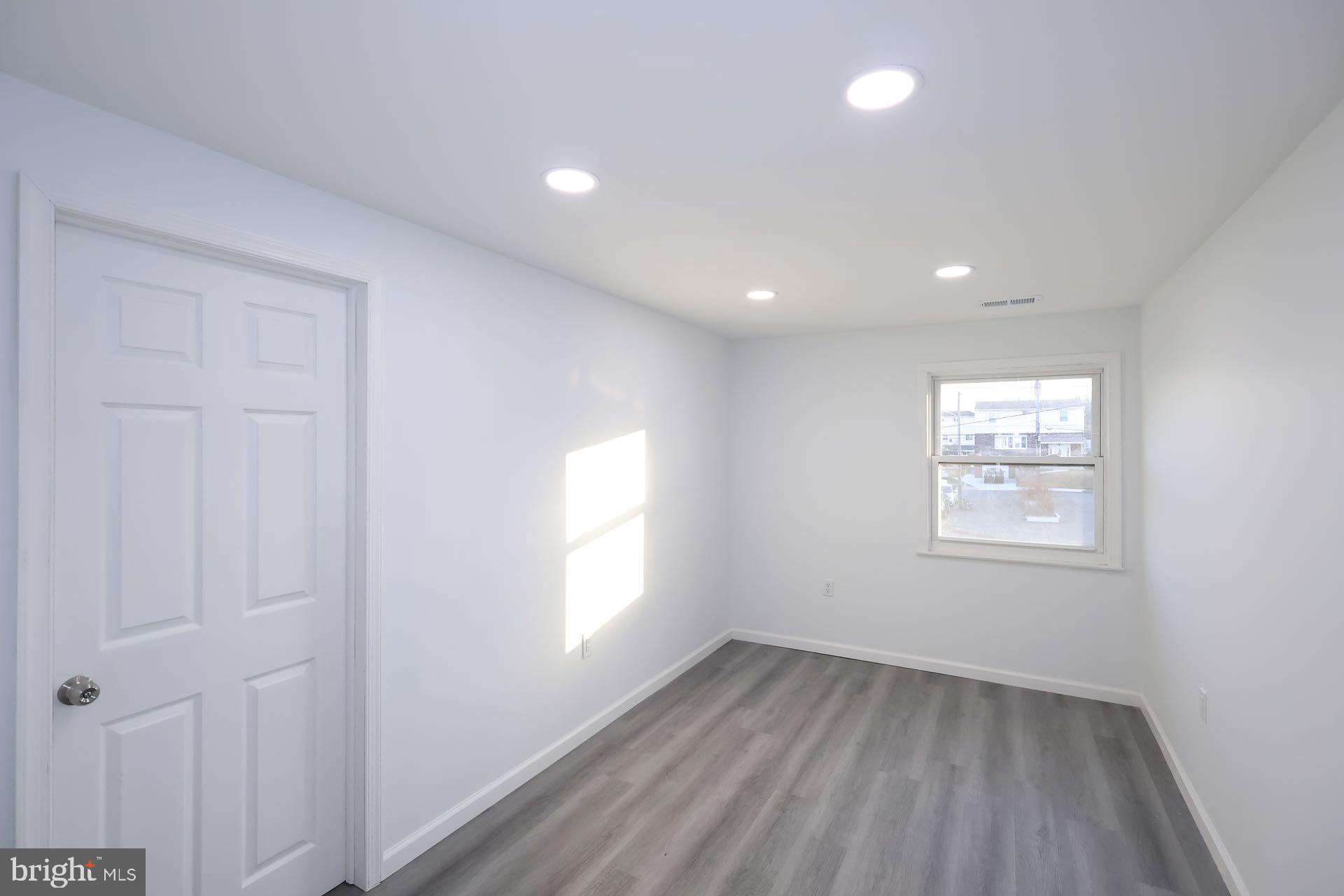 PHILADELPHIA (NORTHEAST) - Residential