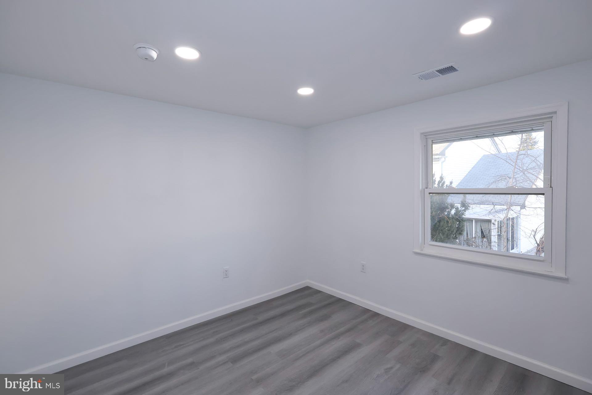 PHILADELPHIA (NORTHEAST) - Residential