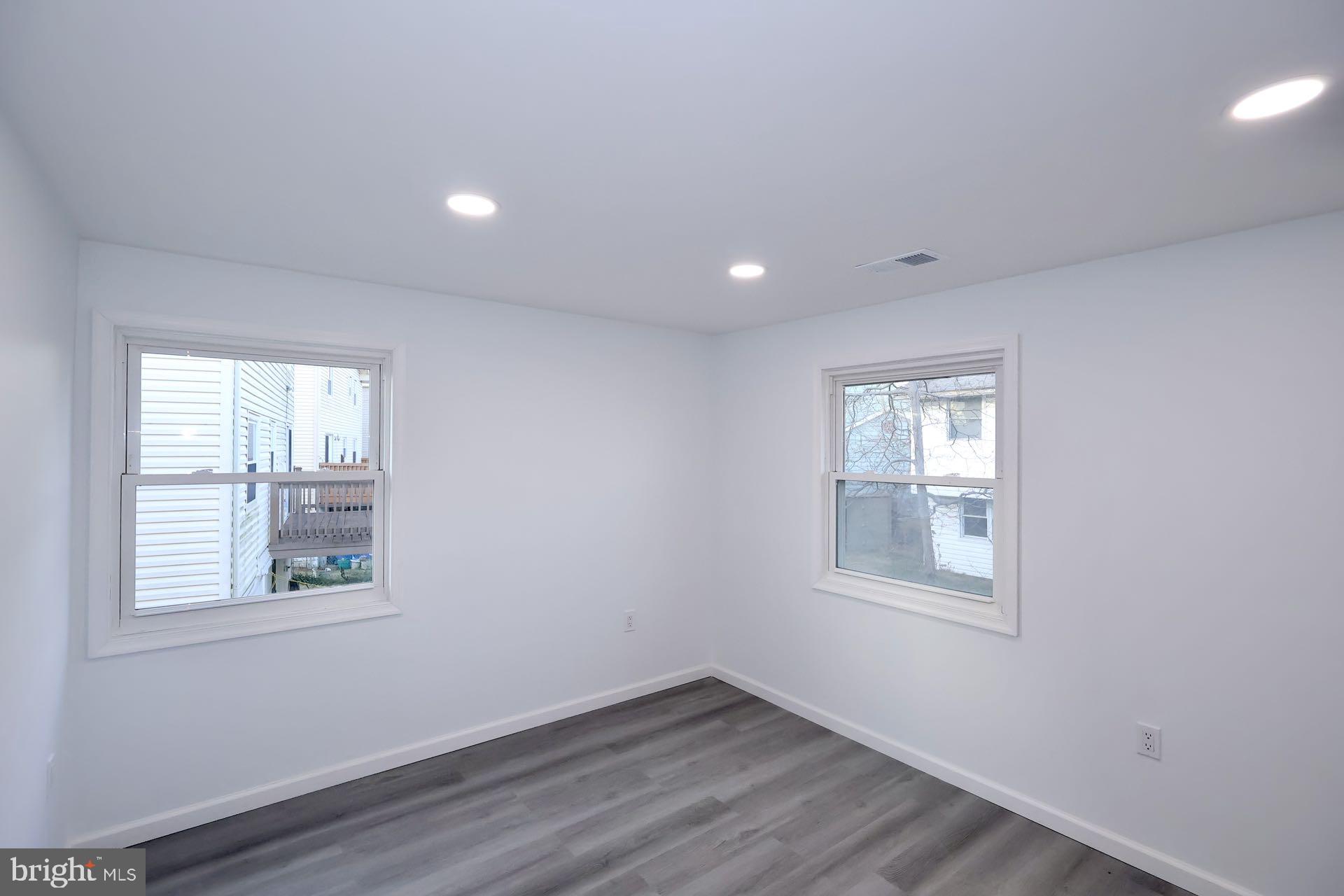 PHILADELPHIA (NORTHEAST) - Residential