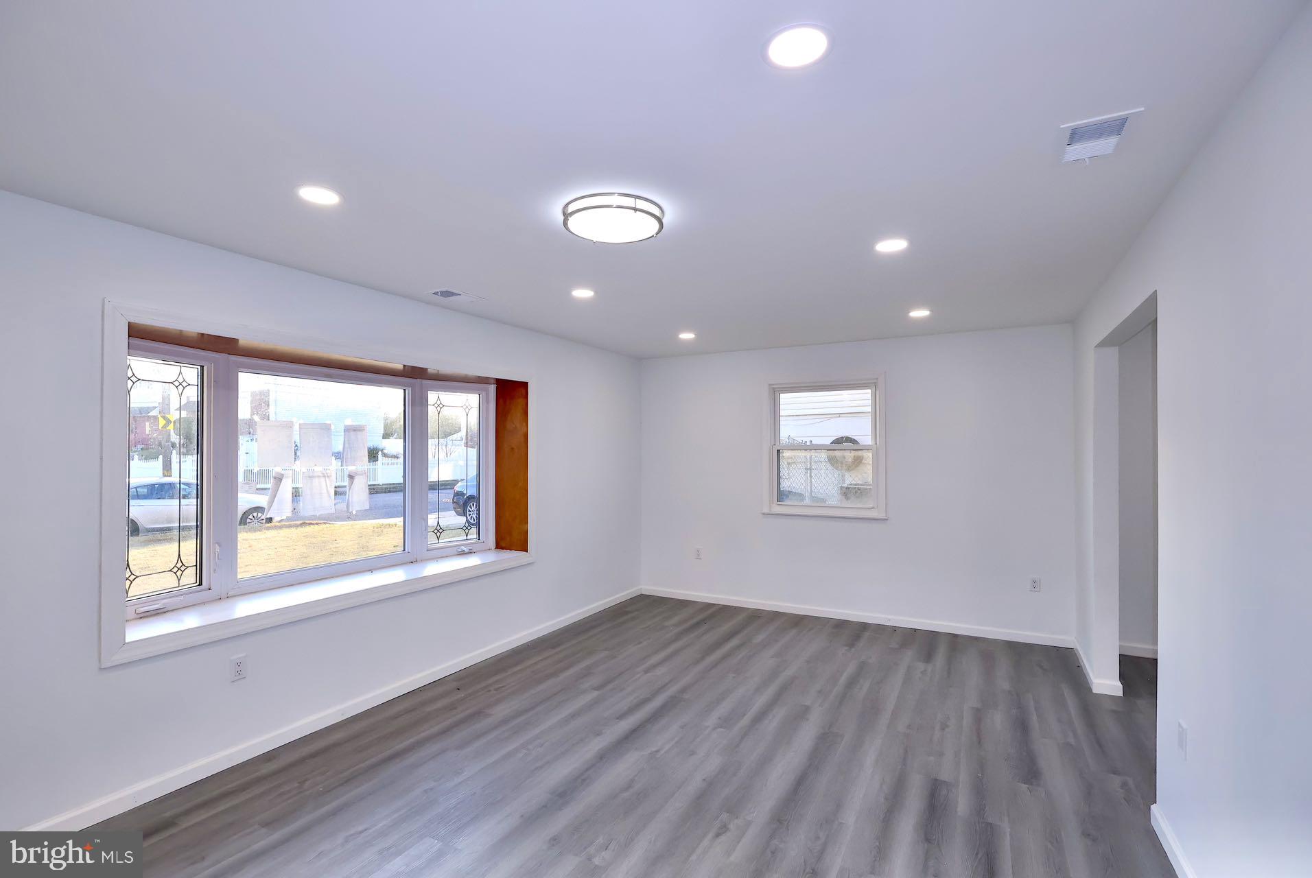 PHILADELPHIA (NORTHEAST) - Residential