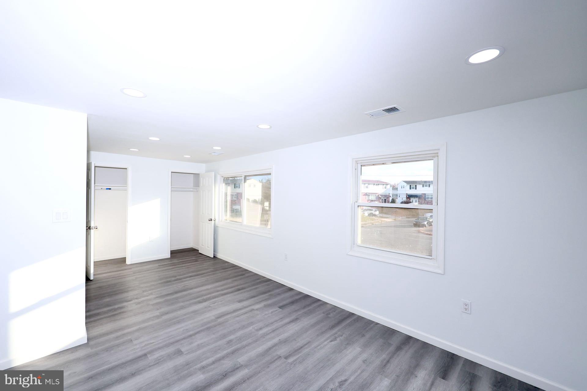 PHILADELPHIA (NORTHEAST) - Residential