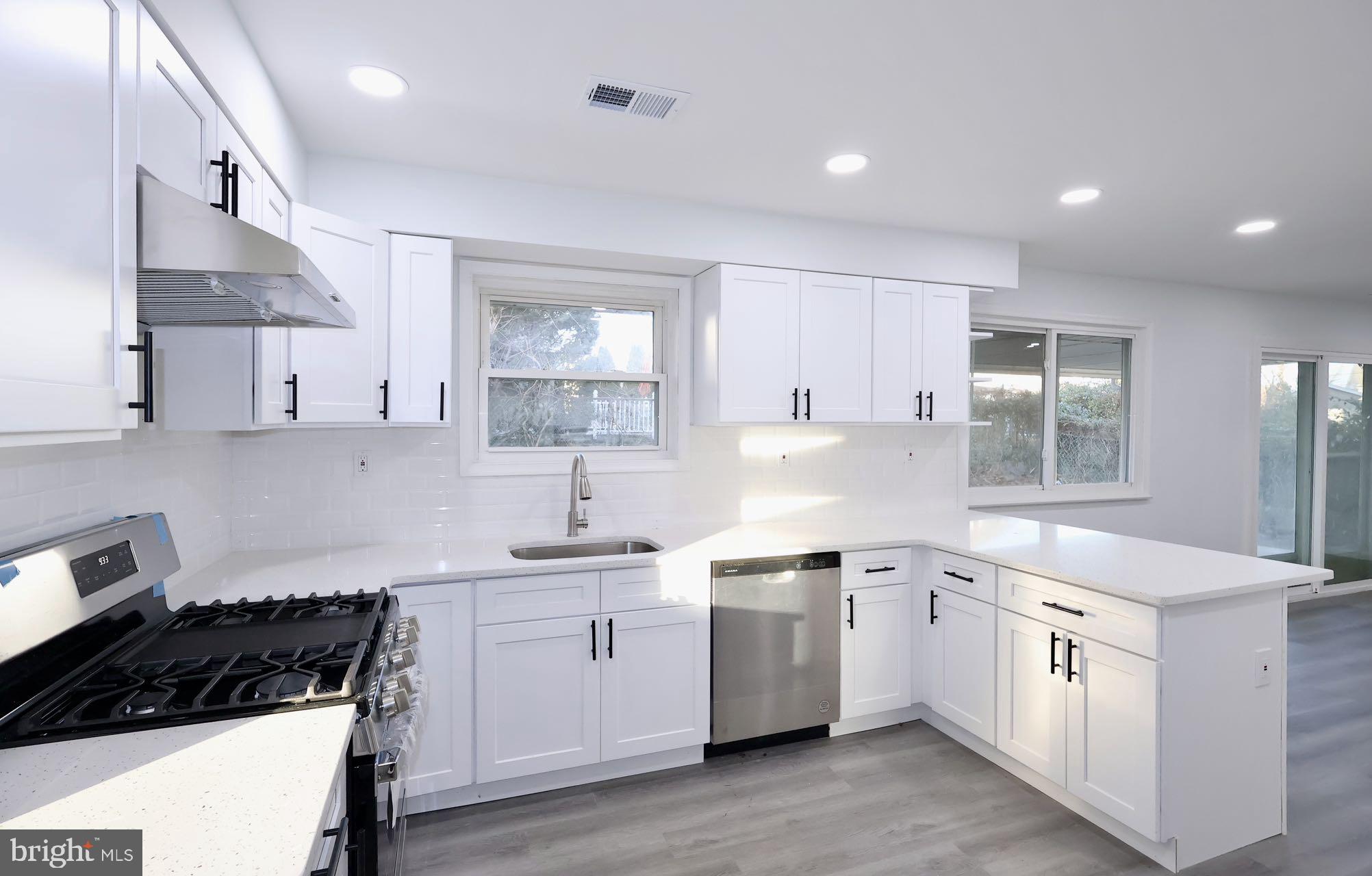 PHILADELPHIA (NORTHEAST) - Residential