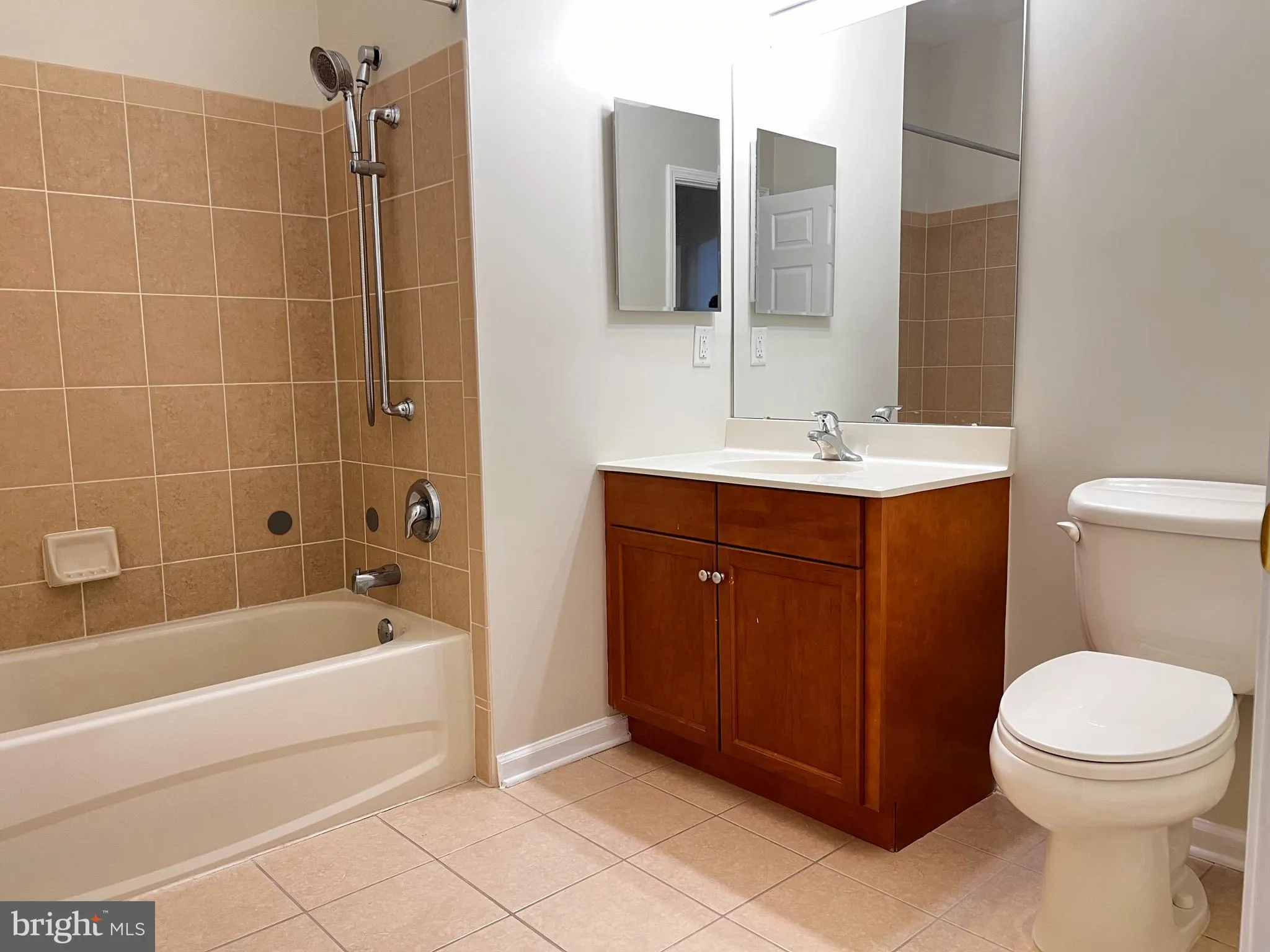 Ewing, New Jersey 08618, United States, 2 Bedrooms Bedrooms, ,2 BathroomsBathrooms,Residential,Active,164551