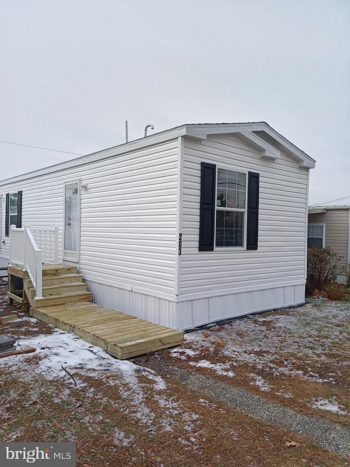 1405 FARRELL AVENUE 203