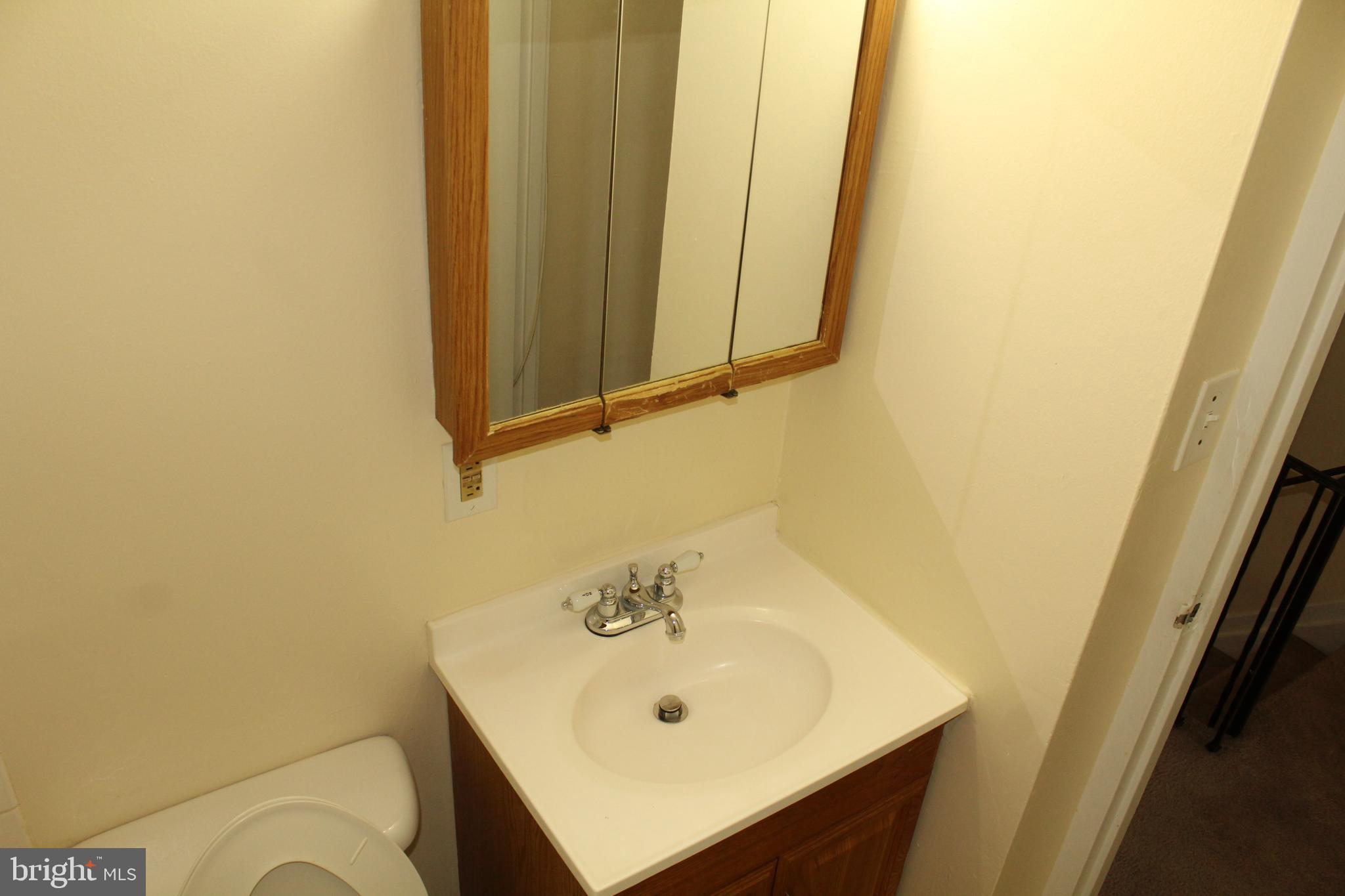 WINDMILL SQUARE - Residential Lease